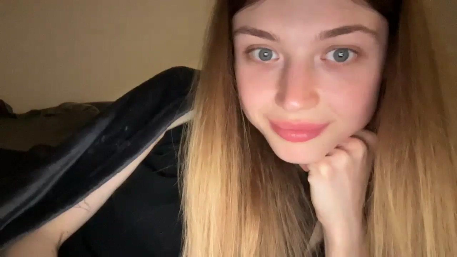 Gallery image thumbnail from Coconut_dream's myfreecams stream on, 10/05/2023, 18:26 image 19 of 20