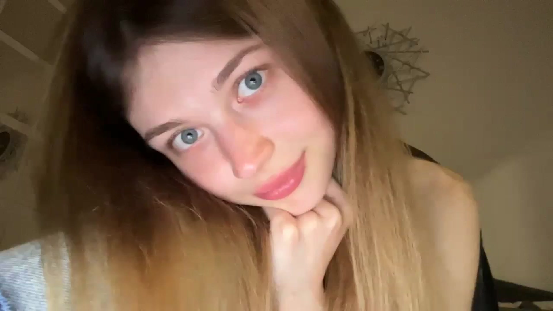 Gallery image thumbnail from Coconut_dream's myfreecams stream on, 10/05/2023, 18:26 image 15 of 20