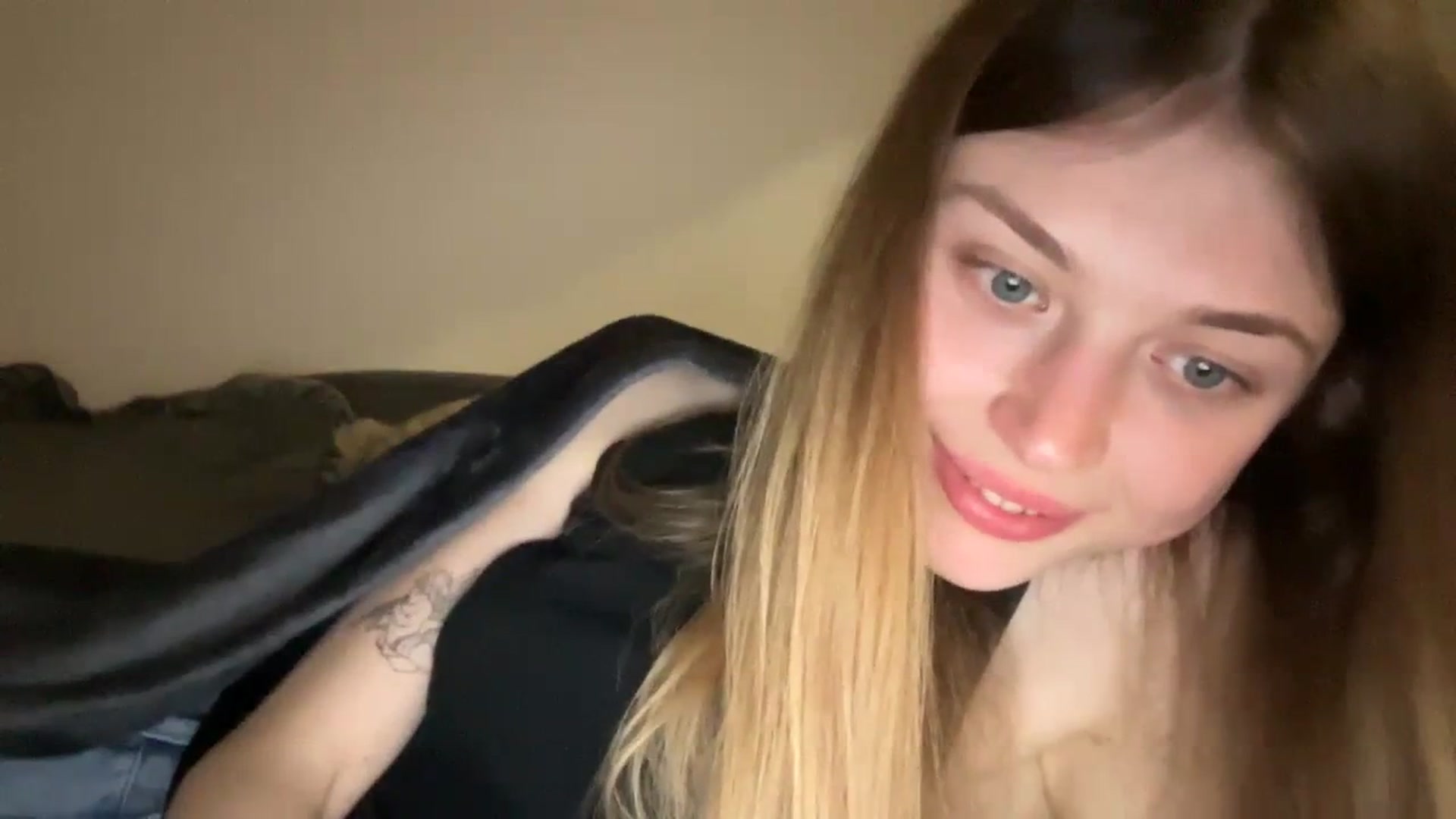 Gallery image thumbnail from Coconut_dream's myfreecams stream on, 10/05/2023, 18:26 image 20 of 20