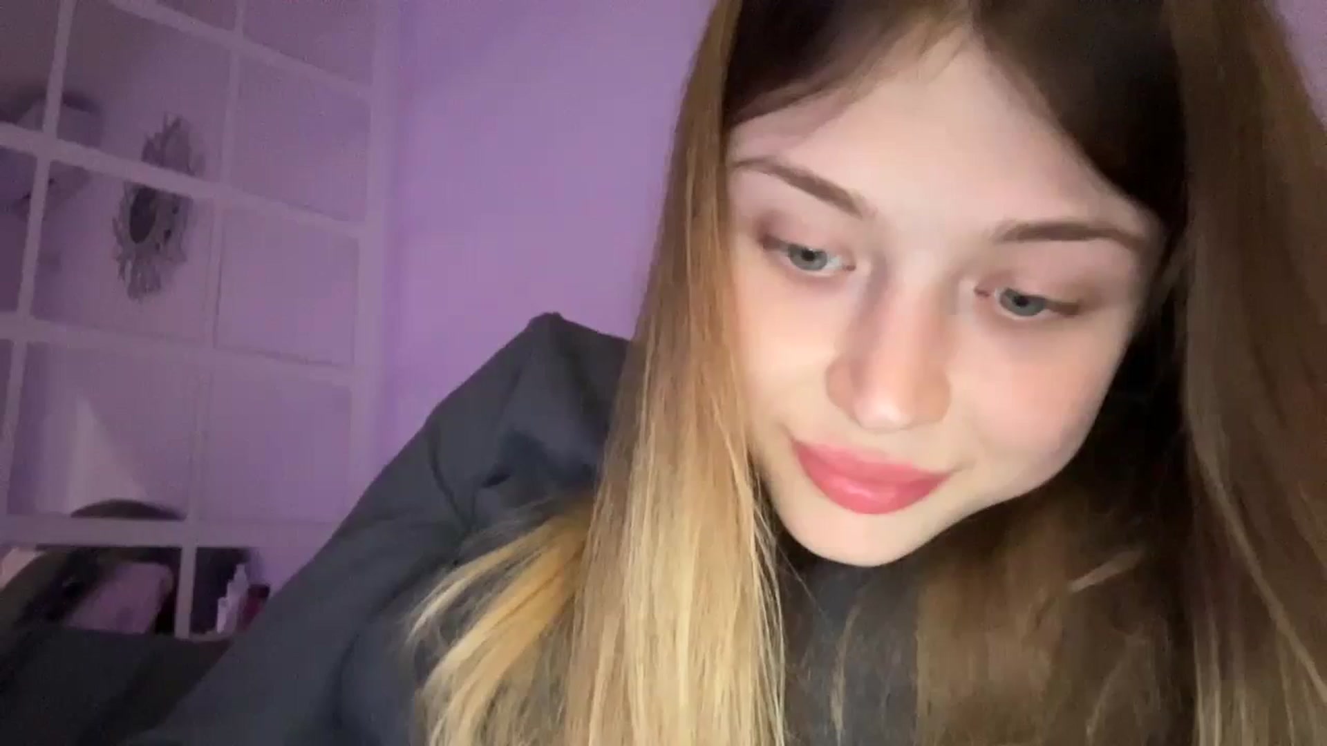 Gallery image thumbnail from Coconut_dream's myfreecams stream on, 10/06/2023, 19:48 image 18 of 20