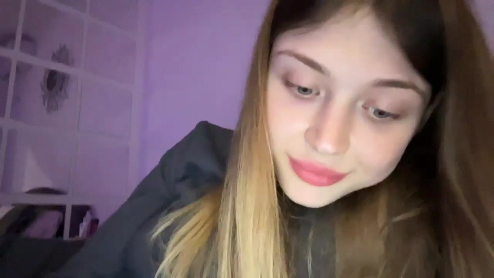 Gallery image thumbnail from Coconut_dream's myfreecams stream on, 10/06/2023, 19:48 image 19 of 20