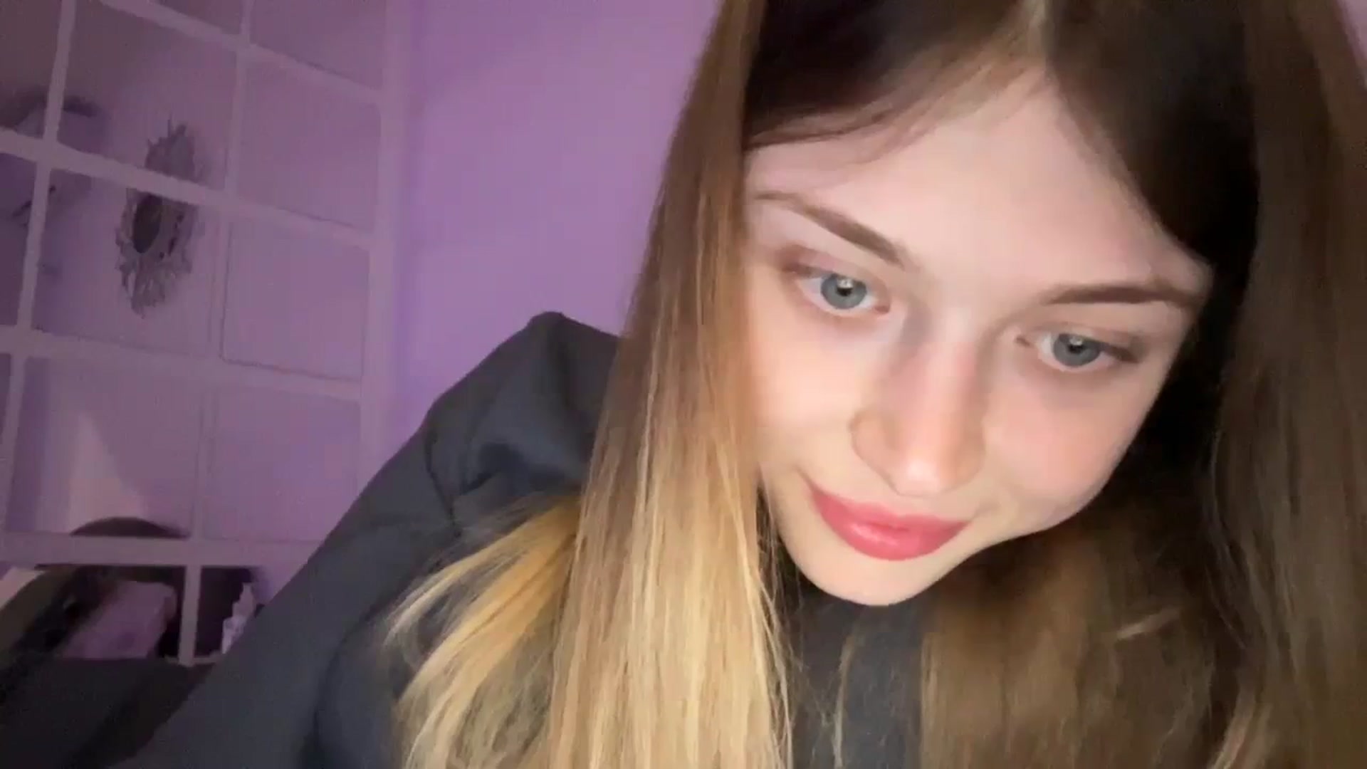 Gallery image thumbnail from Coconut_dream's myfreecams stream on, 10/06/2023, 19:48 image 17 of 20