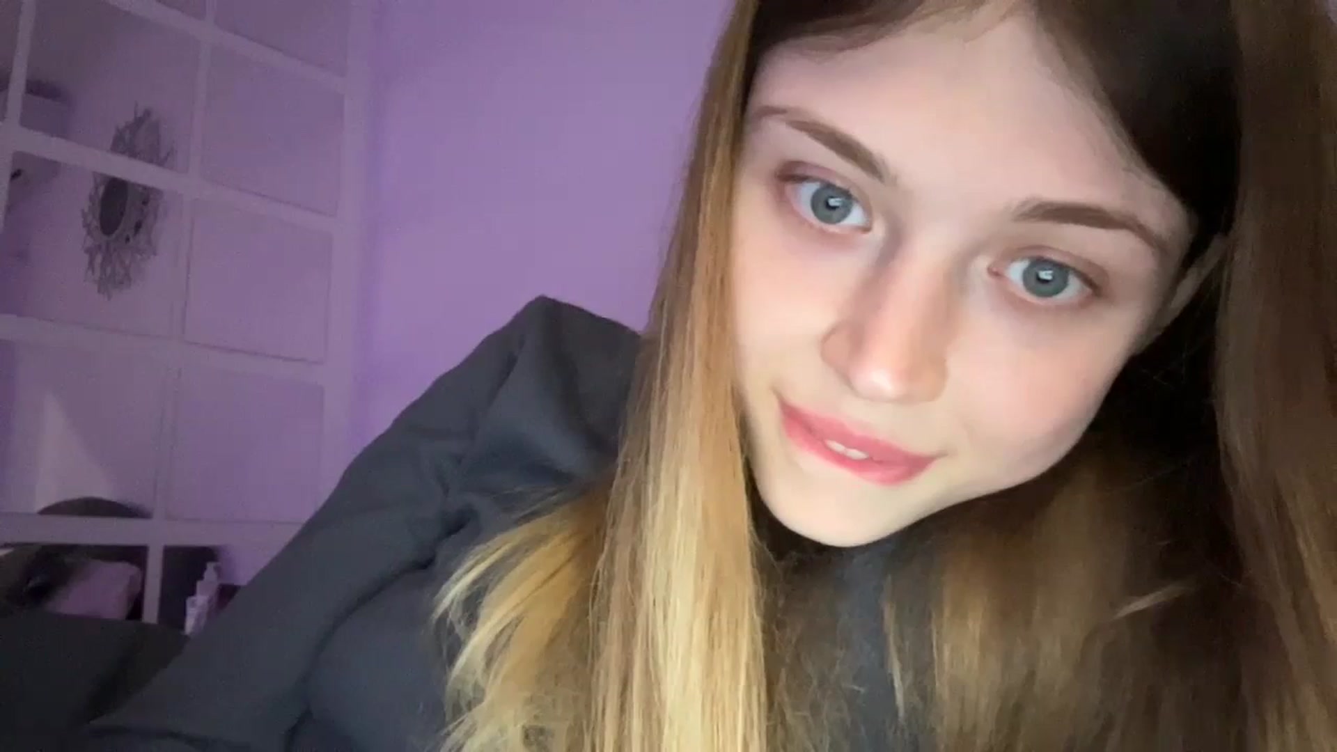 Gallery image thumbnail from Coconut_dream's myfreecams stream on, 10/06/2023, 19:48 image 3 of 20