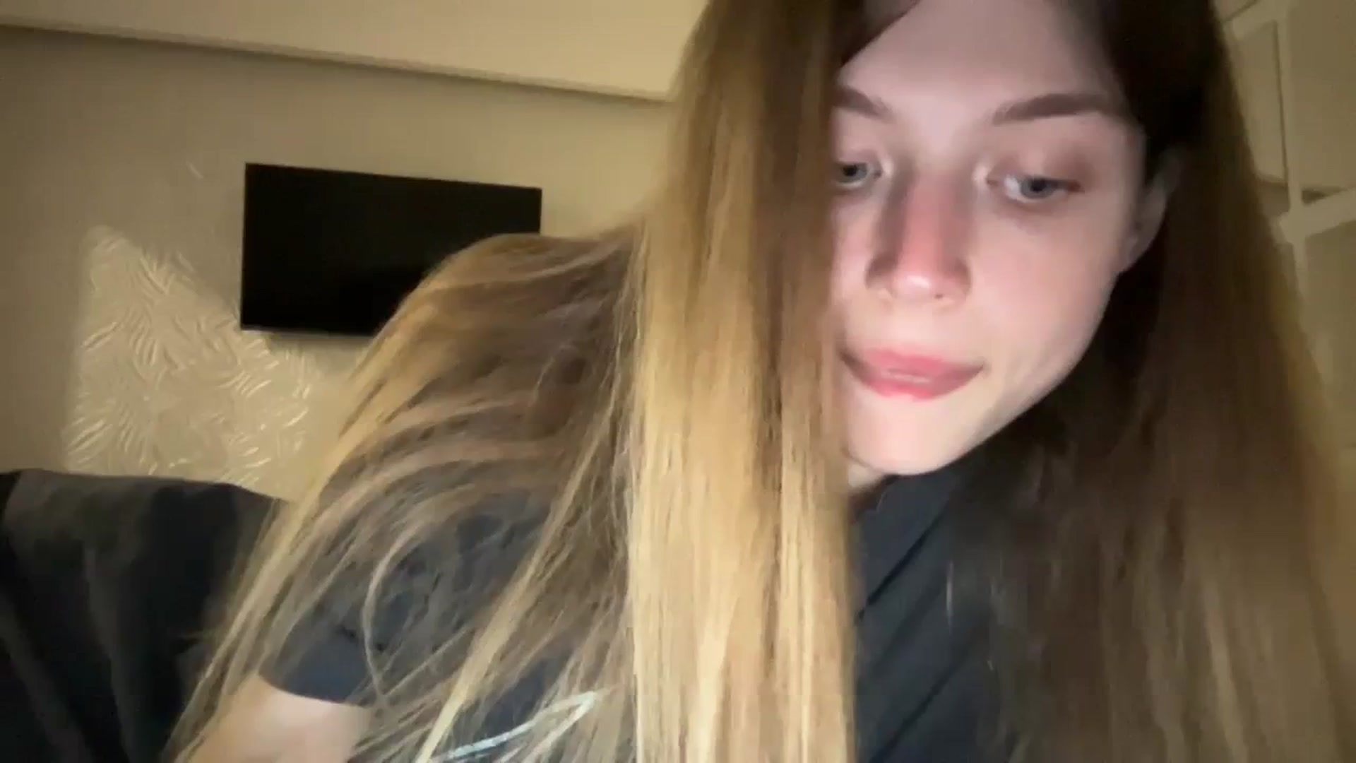 Gallery image thumbnail from Coconut_dream's myfreecams stream on, 10/08/2023, 15:38 image 14 of 20