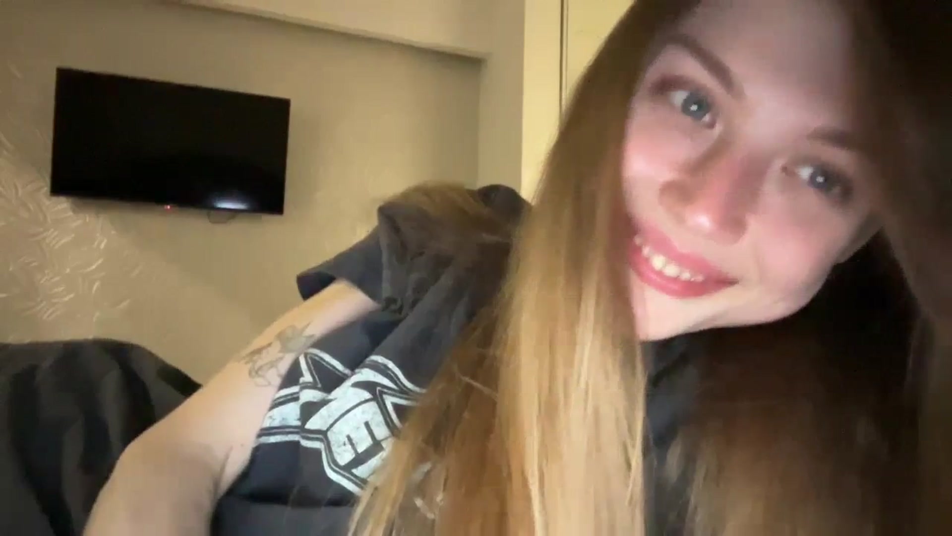 Gallery image thumbnail from Coconut_dream's myfreecams stream on, 10/08/2023, 15:38 image 20 of 20