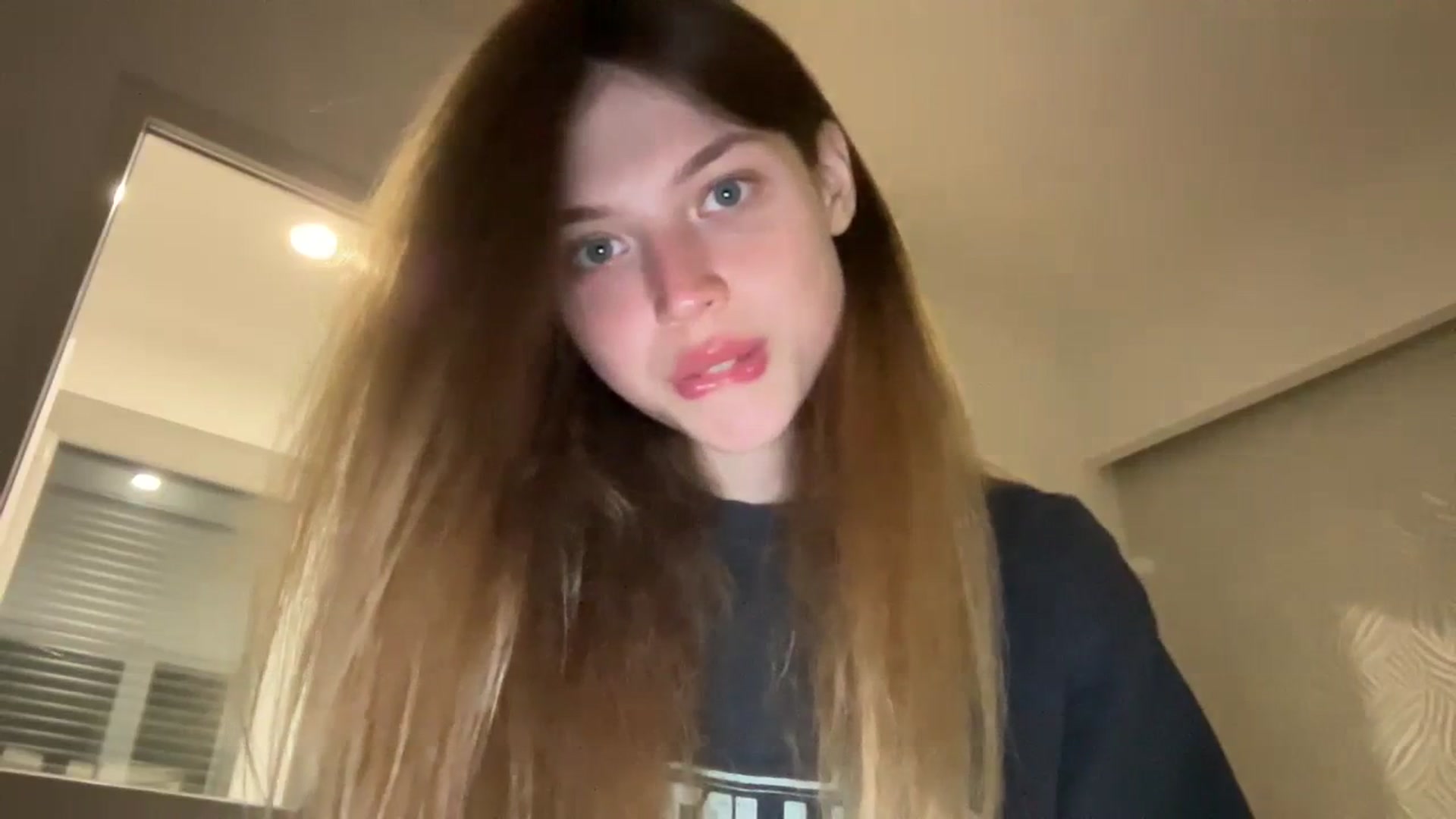 Gallery image thumbnail from Coconut_dream's myfreecams stream on, 10/08/2023, 15:38 image 7 of 20