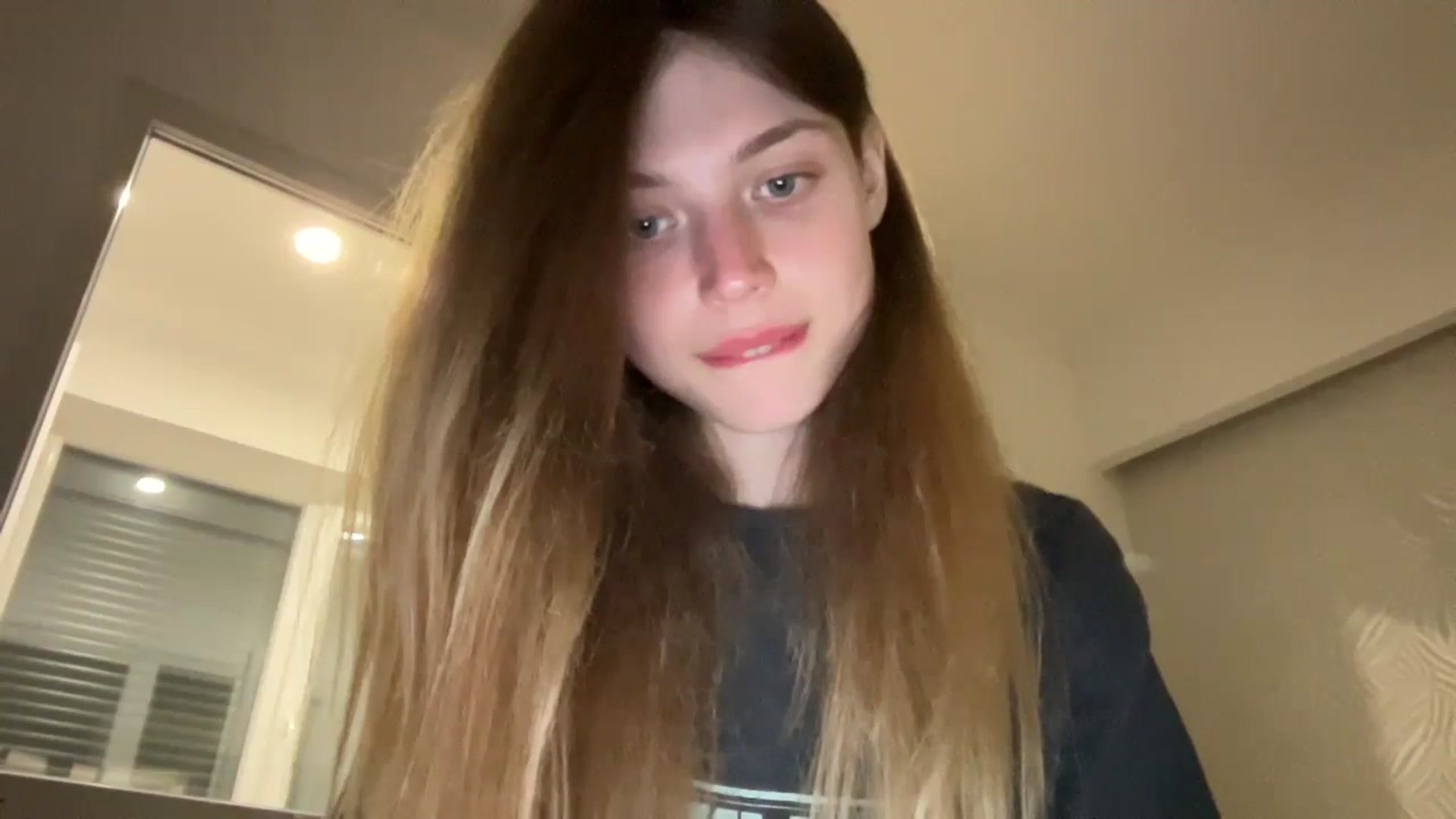 Gallery image thumbnail from Coconut_dream's myfreecams stream on, 10/08/2023, 15:38 image 5 of 20