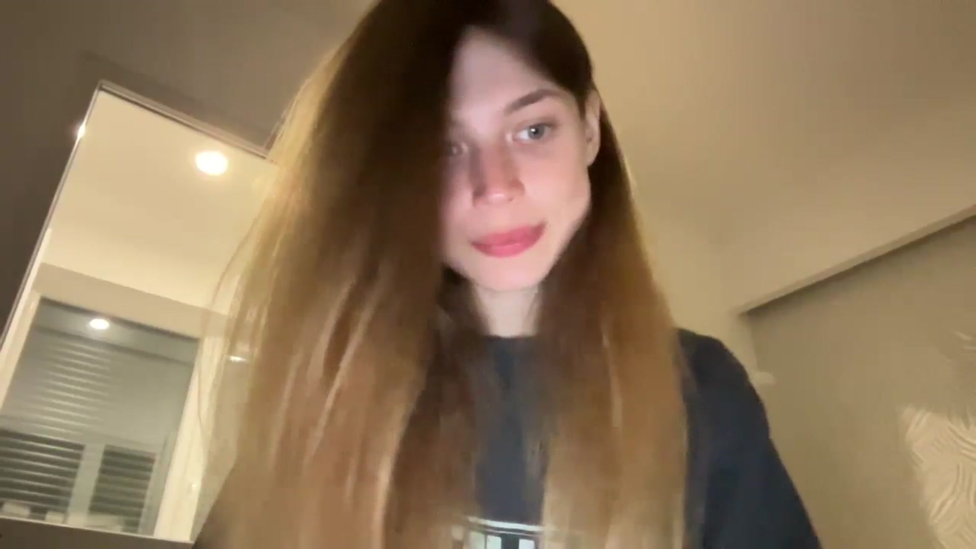 Gallery image thumbnail from Coconut_dream's myfreecams stream on, 10/08/2023, 15:38 image 6 of 20