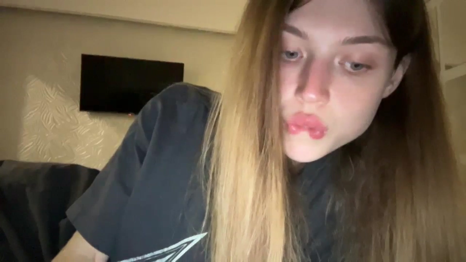 Gallery image thumbnail from Coconut_dream's myfreecams stream on, 10/08/2023, 15:38 image 12 of 20