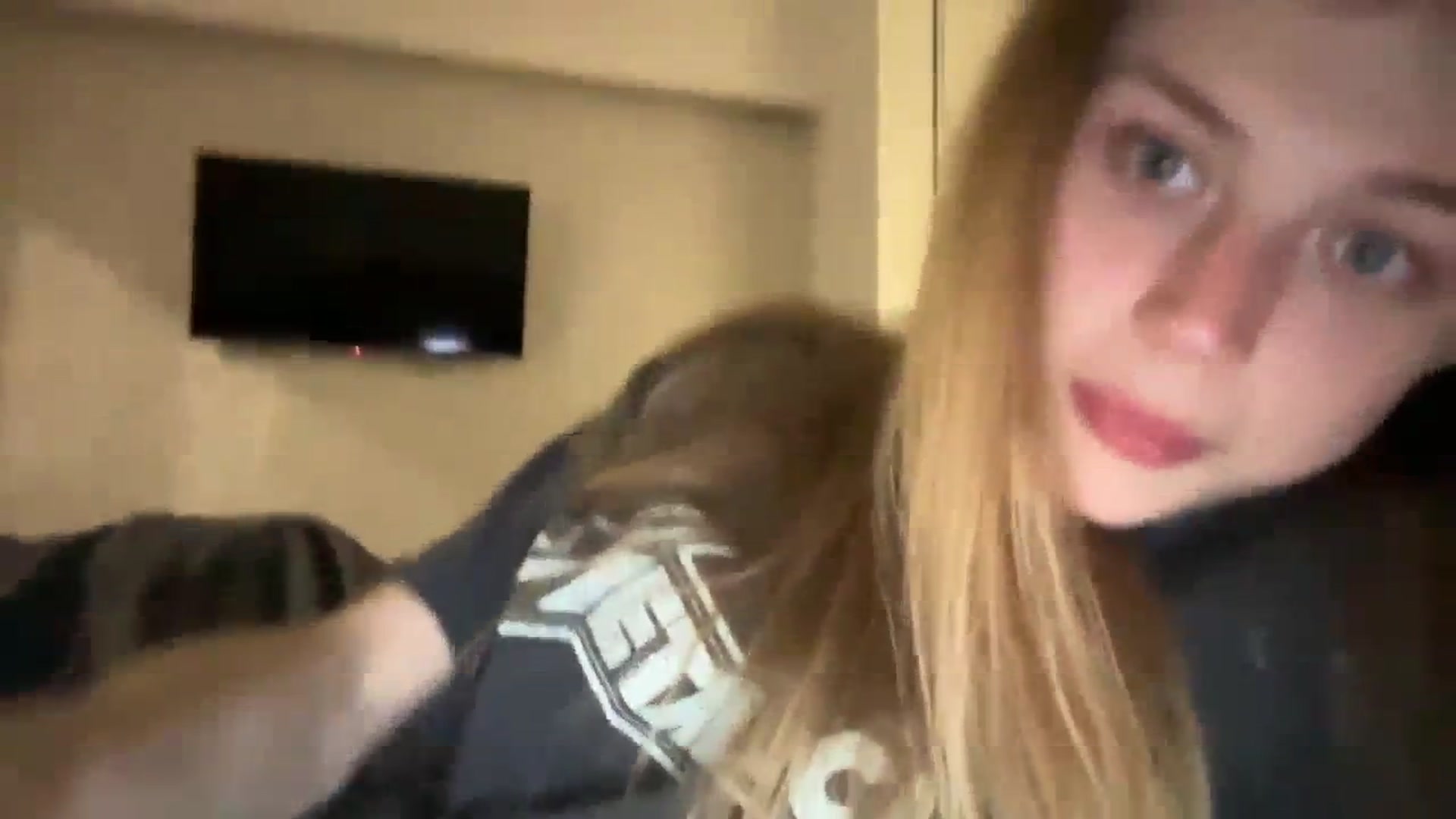 Gallery image thumbnail from Coconut_dream's myfreecams stream on, 10/08/2023, 15:38 image 15 of 20