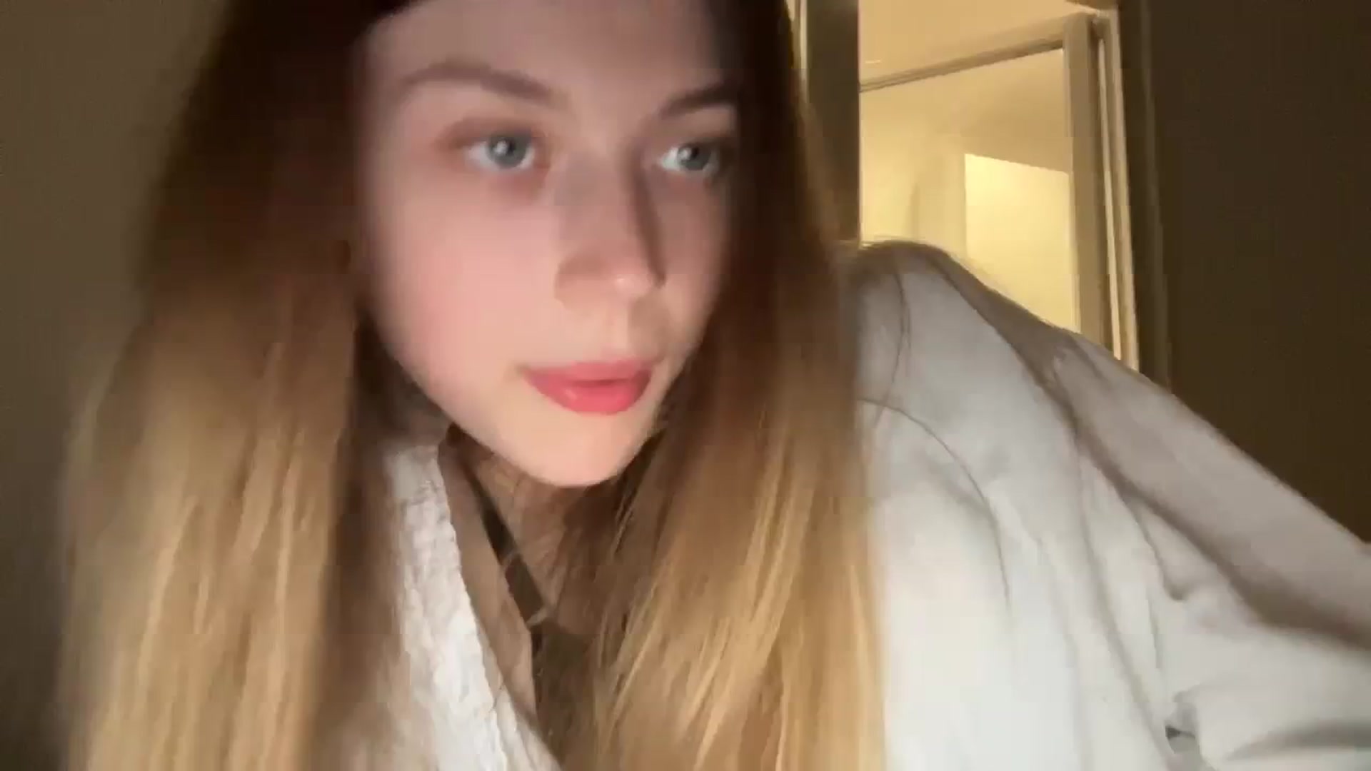 Gallery image thumbnail from Coconut_dream's myfreecams stream on, 10/08/2023, 18:00 image 1 of 20