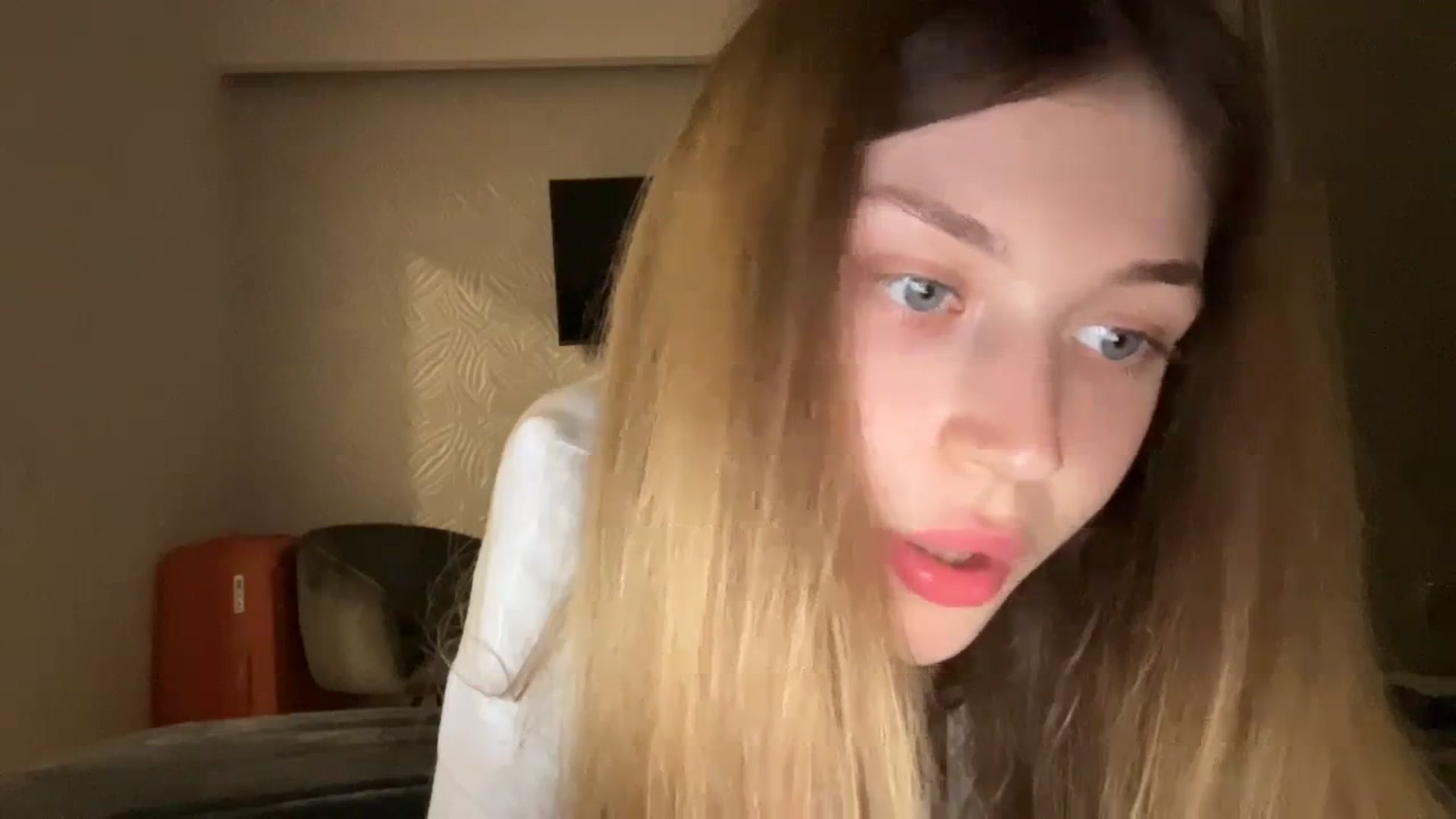 Gallery image thumbnail from Coconut_dream's myfreecams stream on, 10/08/2023, 18:00 image 8 of 20