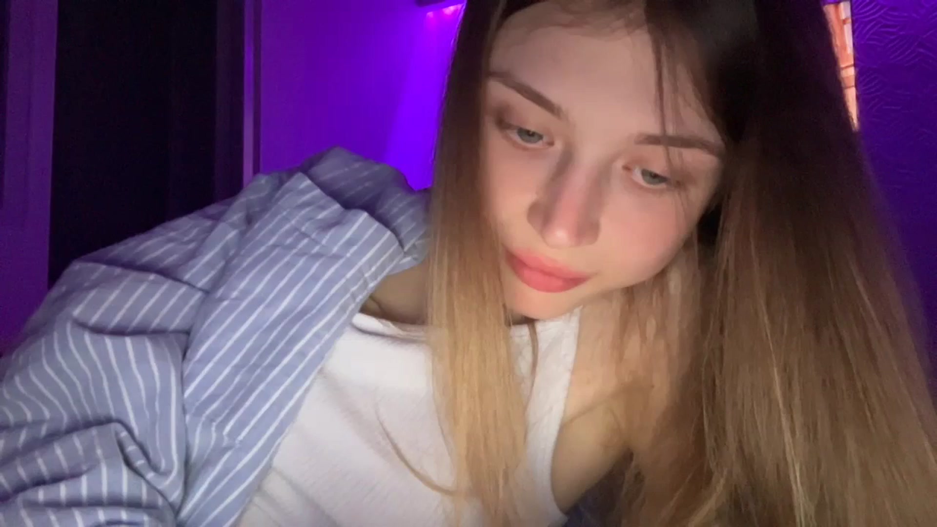 Gallery image thumbnail from Coconut_dream's myfreecams stream on, 10/10/2023, 19:05 image 17 of 20