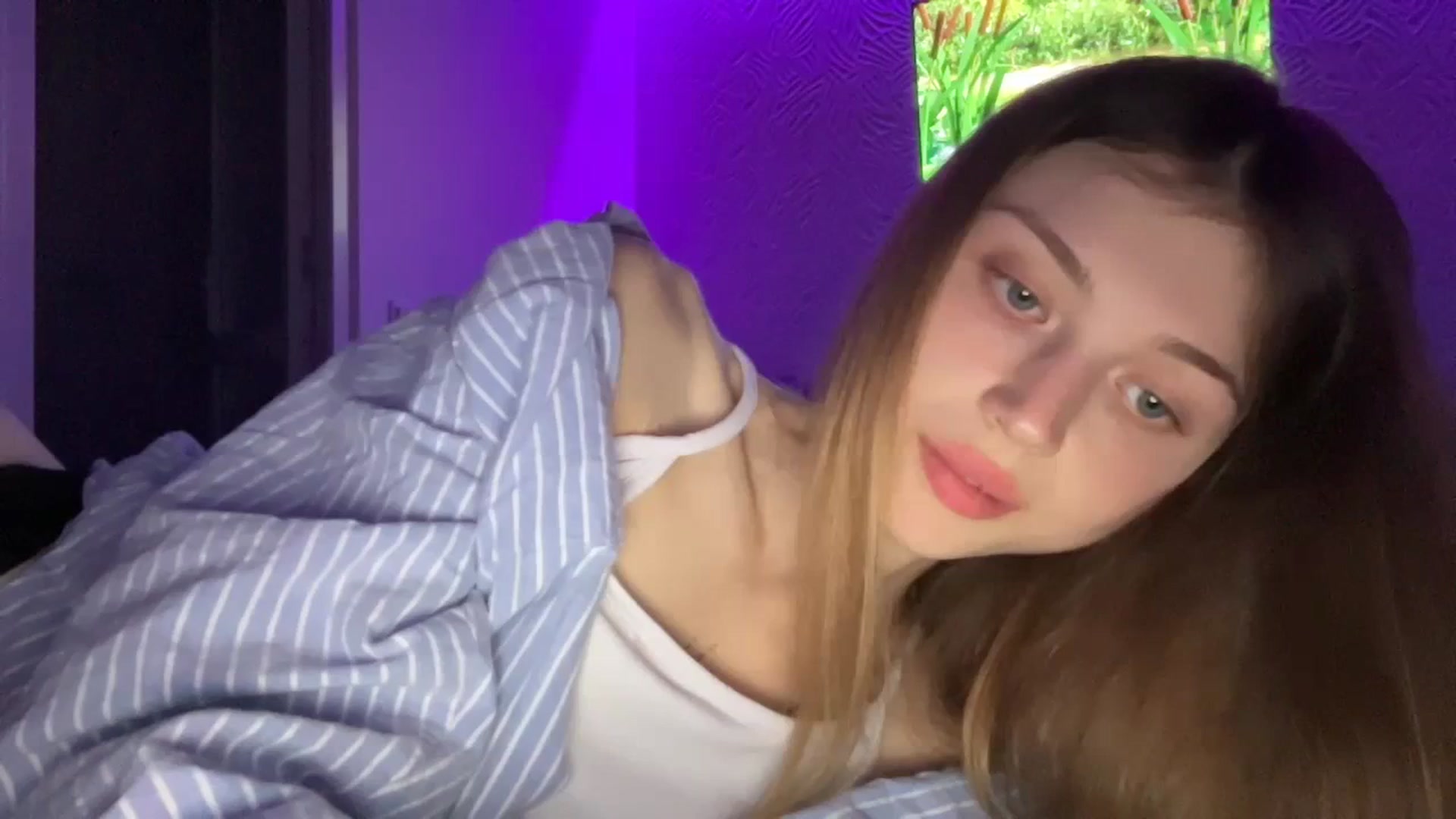 Gallery image thumbnail from Coconut_dream's myfreecams stream on, 10/10/2023, 19:05 image 8 of 20