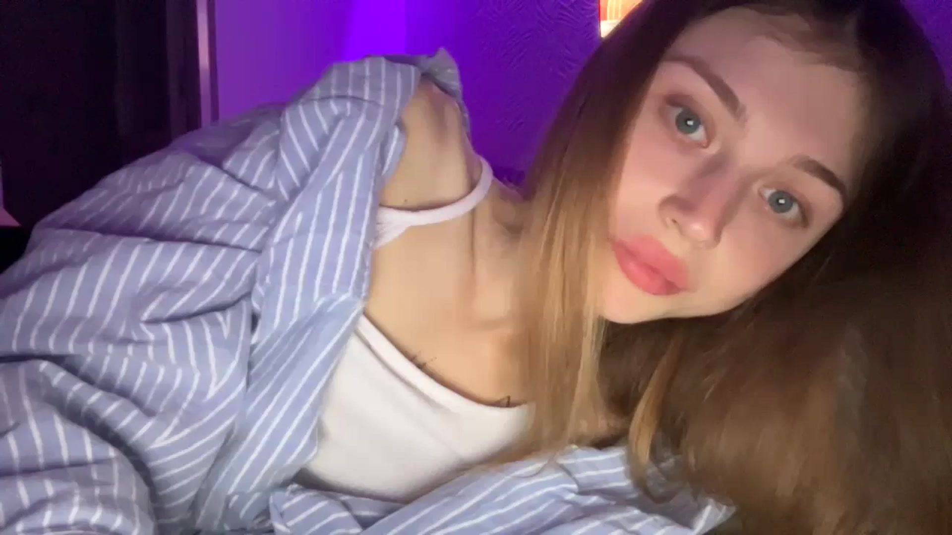 Gallery image thumbnail from Coconut_dream's myfreecams stream on, 10/10/2023, 19:05 image 10 of 20