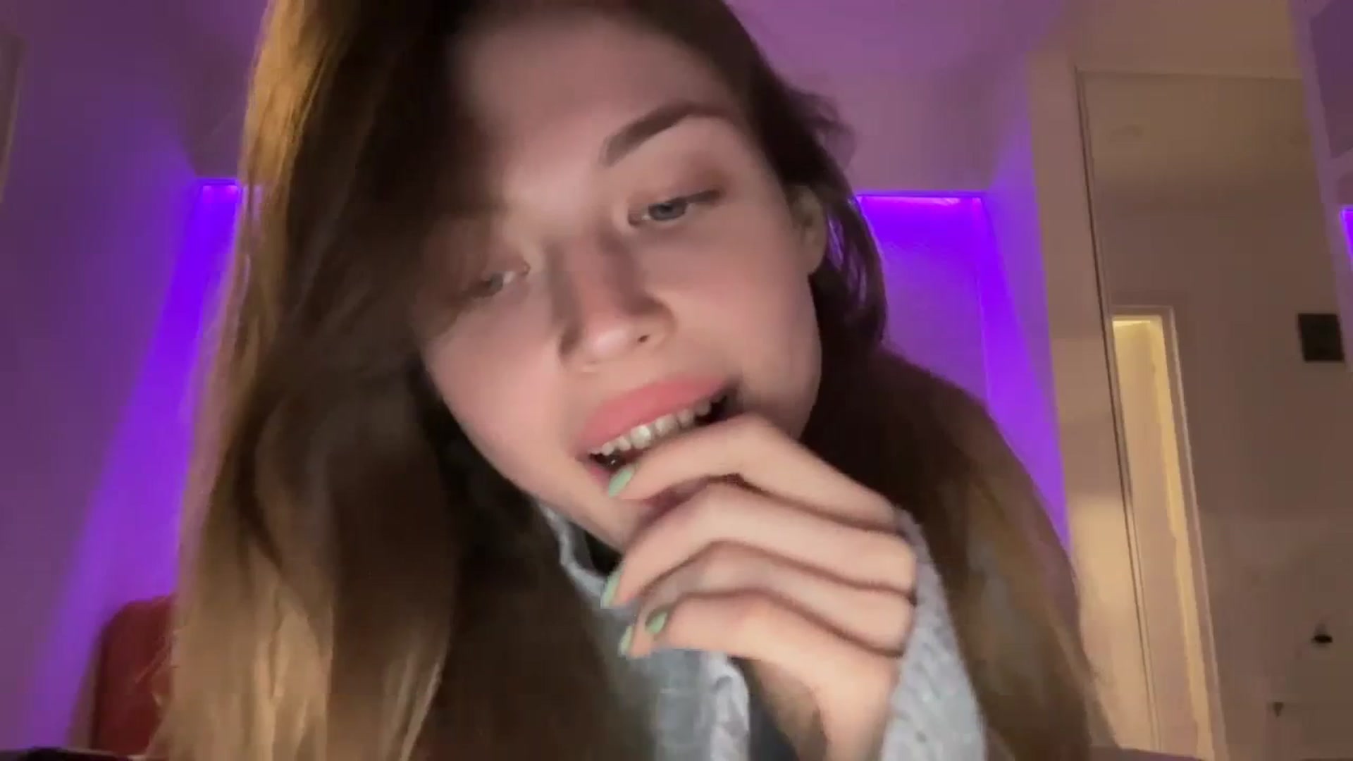 Gallery image thumbnail from Coconut_dream's myfreecams stream on, 10/11/2023, 19:43 image 16 of 20