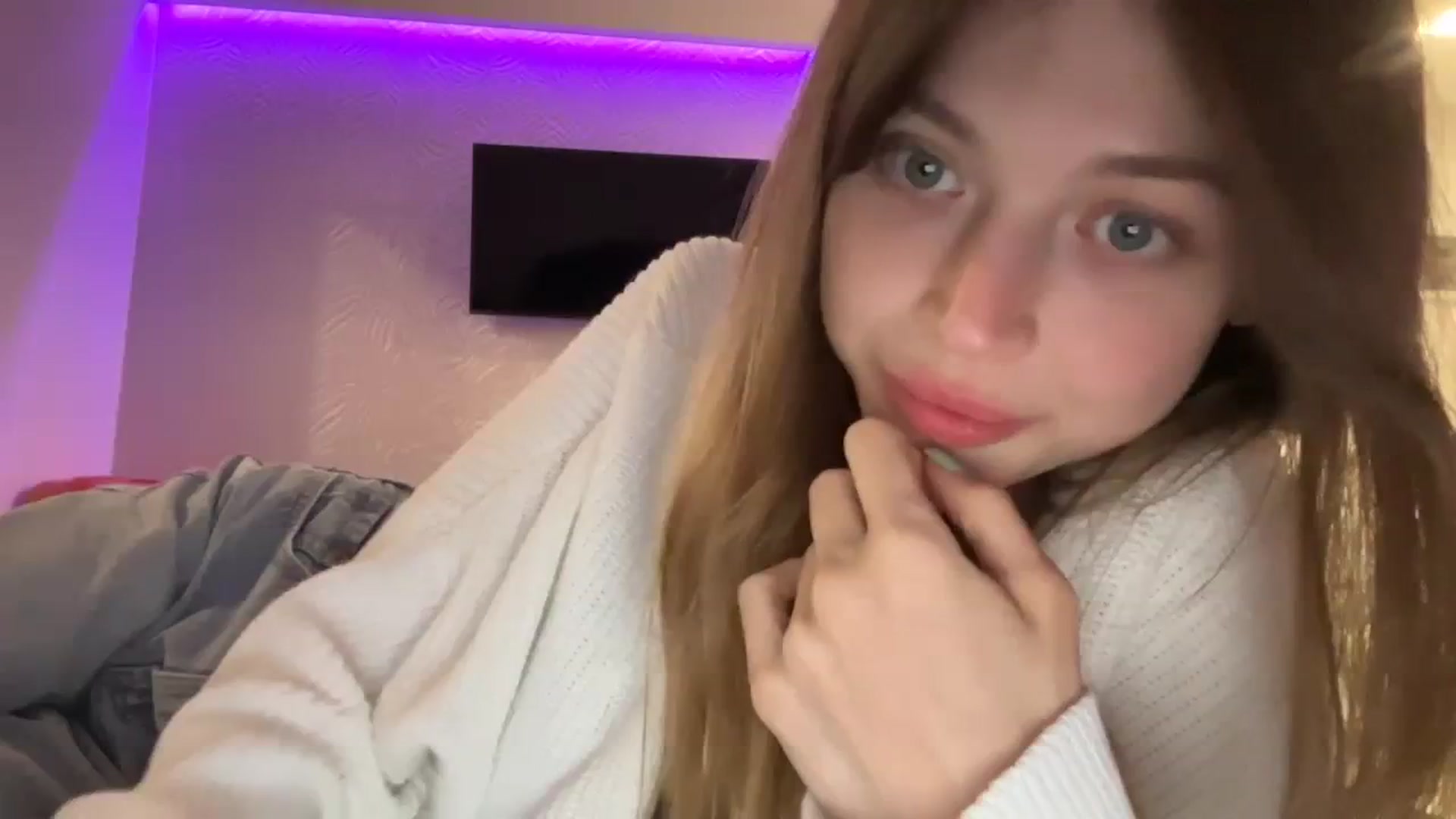 Gallery image thumbnail from Coconut_dream's myfreecams stream on, 10/12/2023, 19:55 image 20 of 20