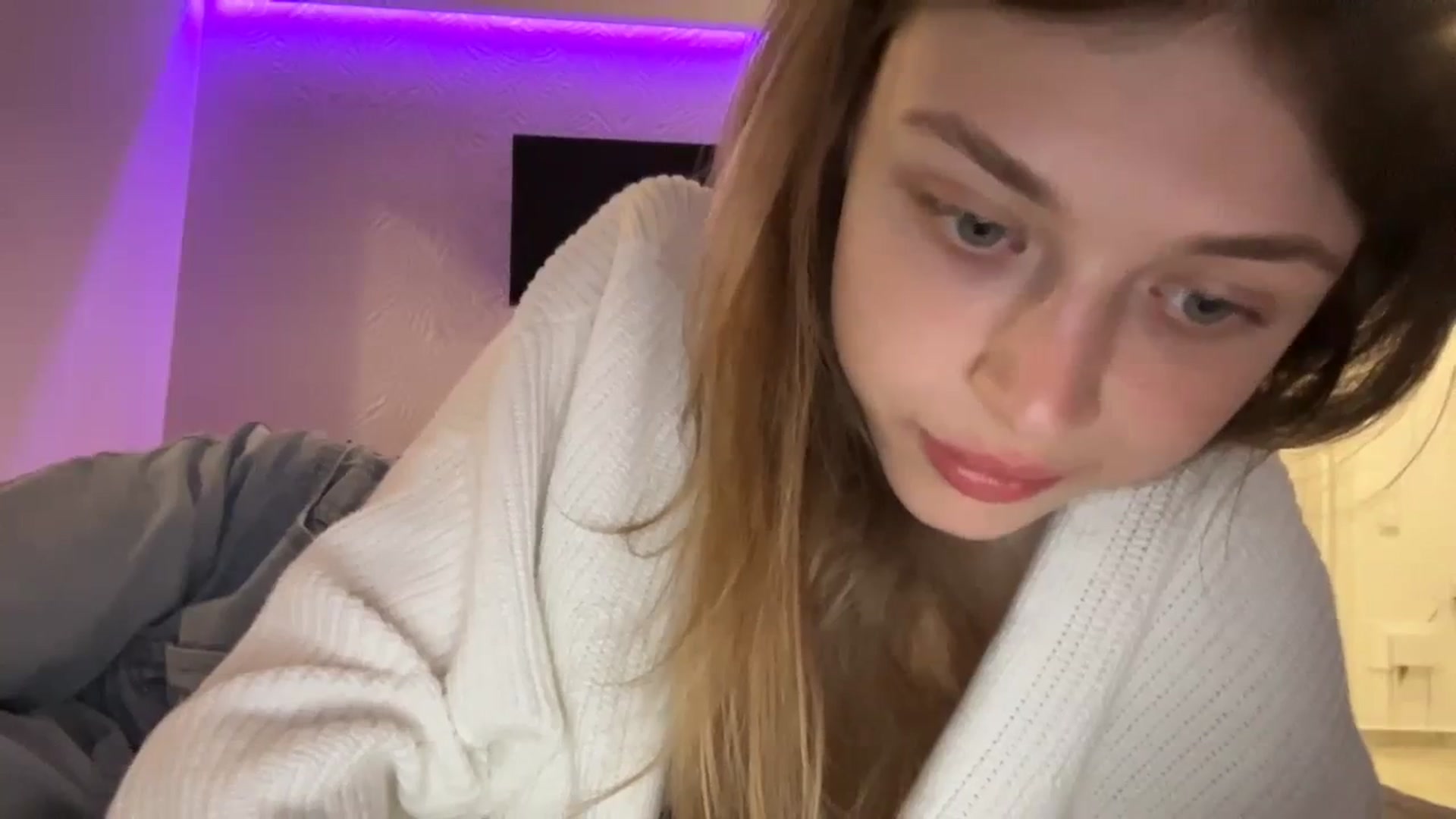 Gallery image thumbnail from Coconut_dream's myfreecams stream on, 10/12/2023, 19:55 image 17 of 20