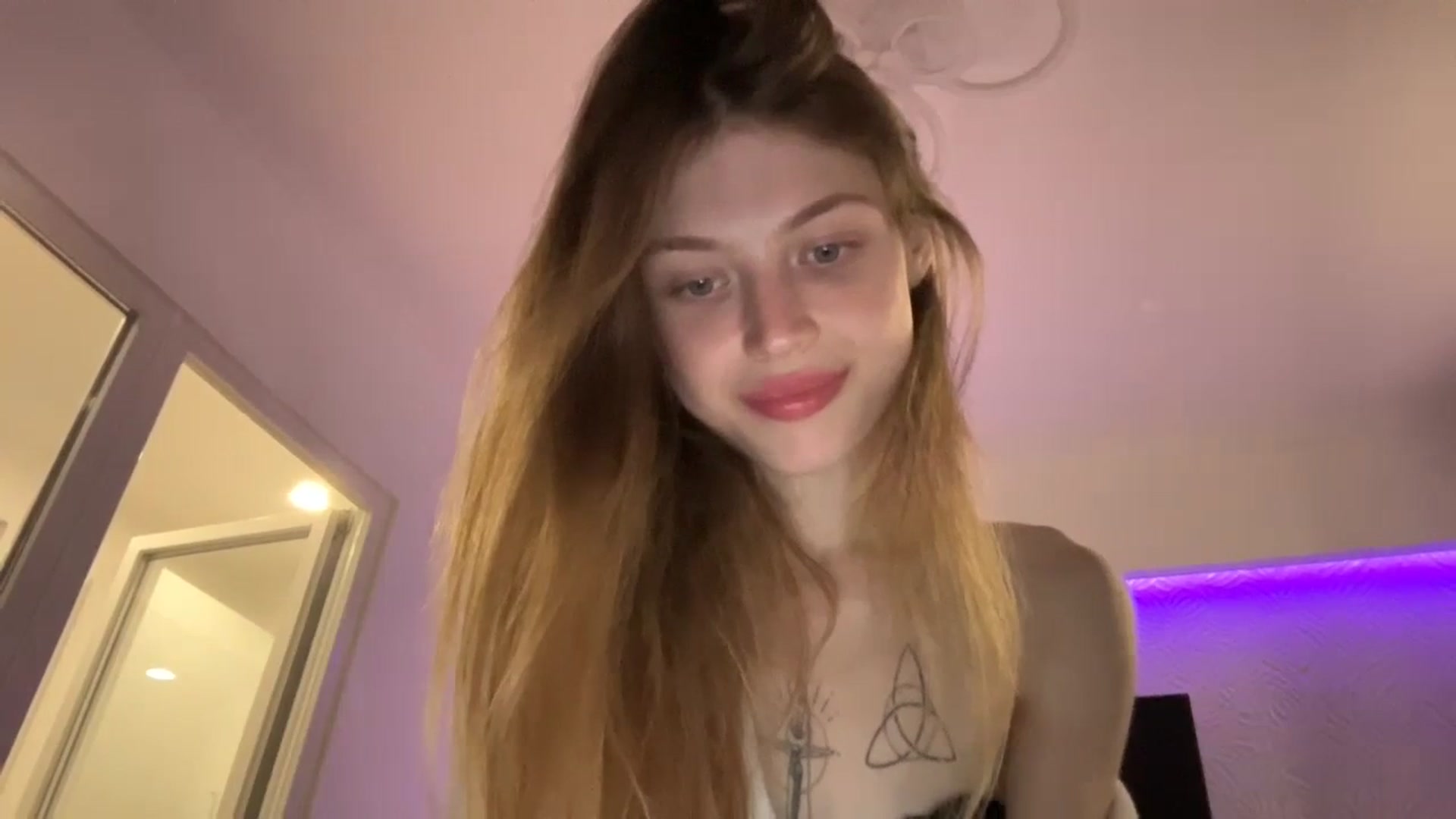 Gallery image thumbnail from Coconut_dream's myfreecams stream on, 10/12/2023, 19:55 image 7 of 20