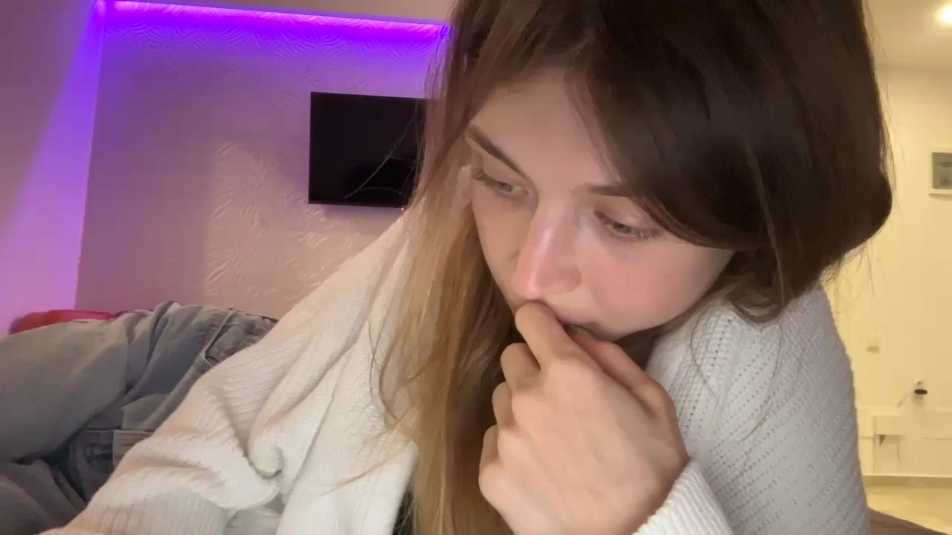 Gallery image thumbnail from Coconut_dream's myfreecams stream on, 10/12/2023, 19:55 image 19 of 20