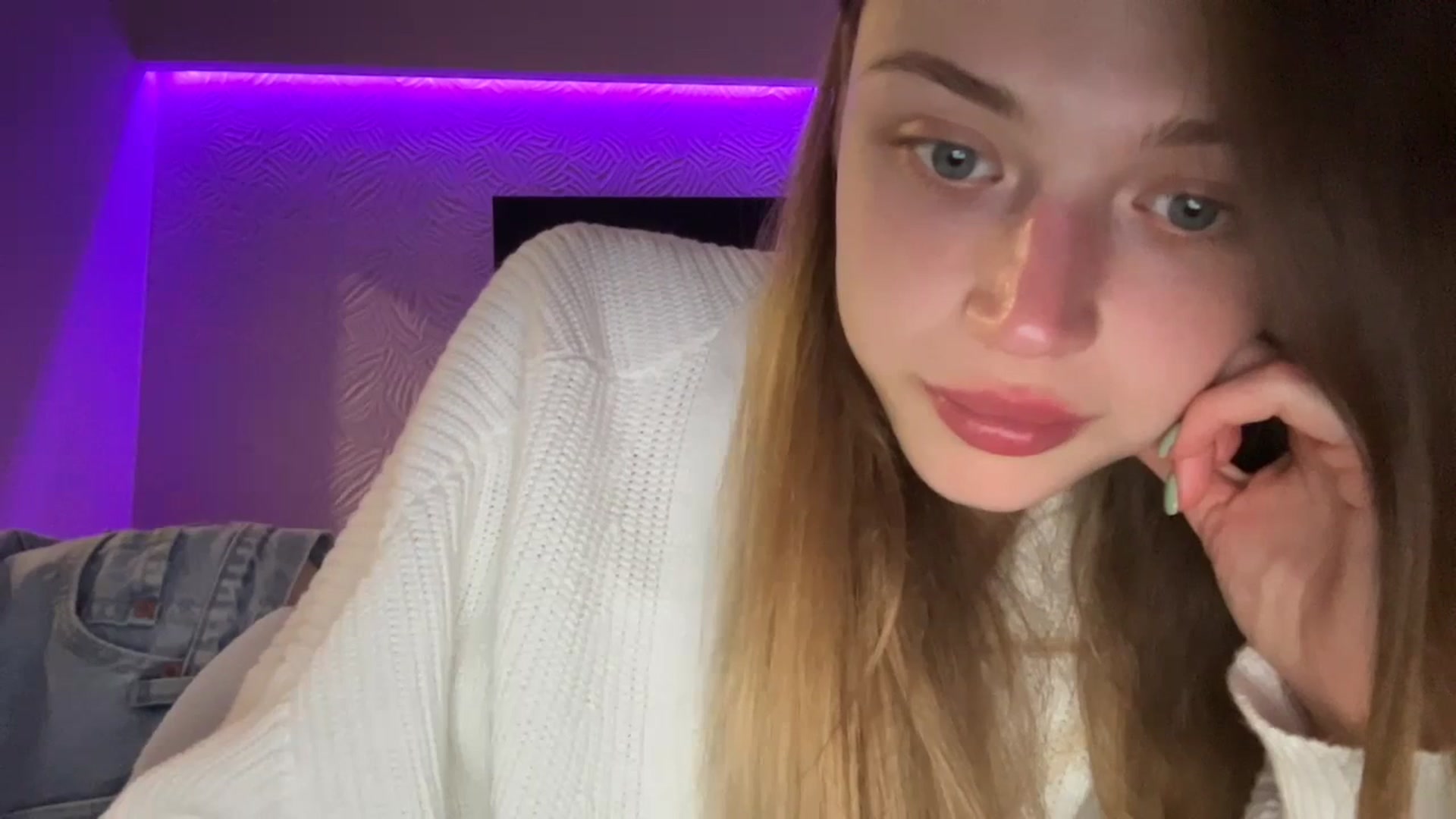 Gallery image thumbnail from Coconut_dream's myfreecams stream on, 10/18/2023, 18:20 image 20 of 20