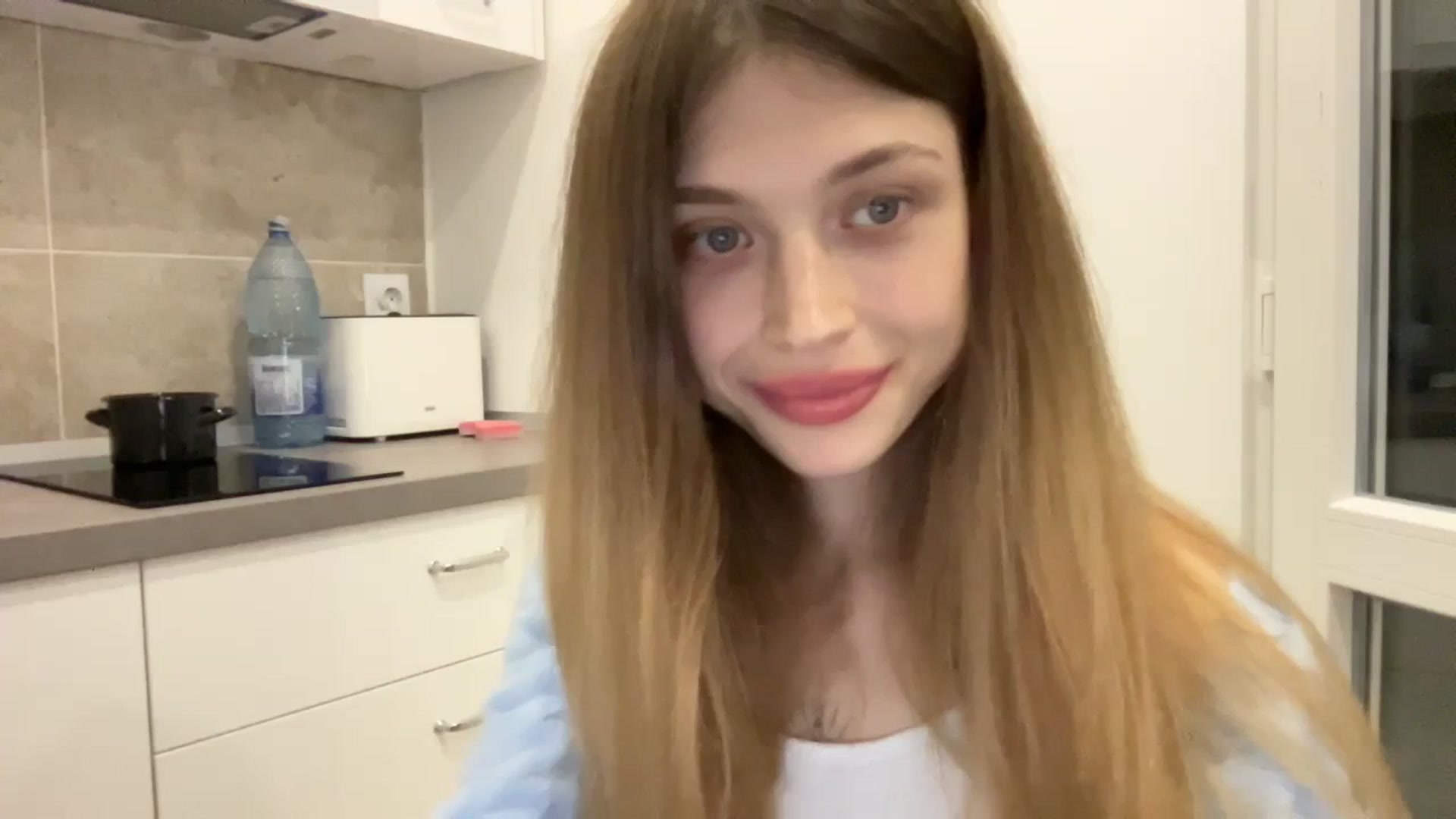 Gallery image thumbnail from Coconut_dream's myfreecams stream on, 10/19/2023, 17:31 image 8 of 20