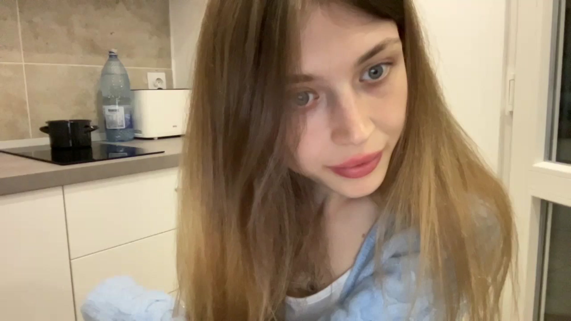 Gallery image thumbnail from Coconut_dream's myfreecams stream on, 10/19/2023, 17:31 image 10 of 20