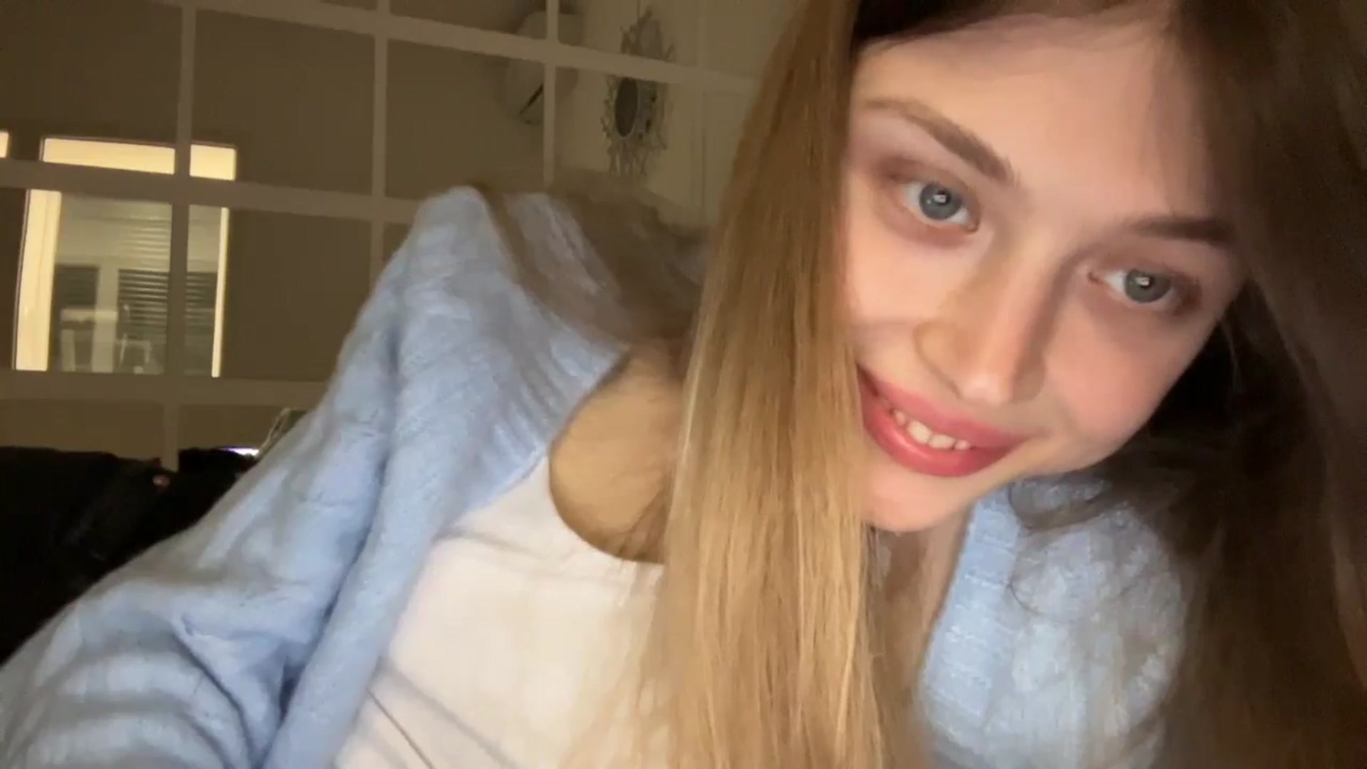 Gallery image thumbnail from Coconut_dream's myfreecams stream on, 10/19/2023, 18:37 image 4 of 20
