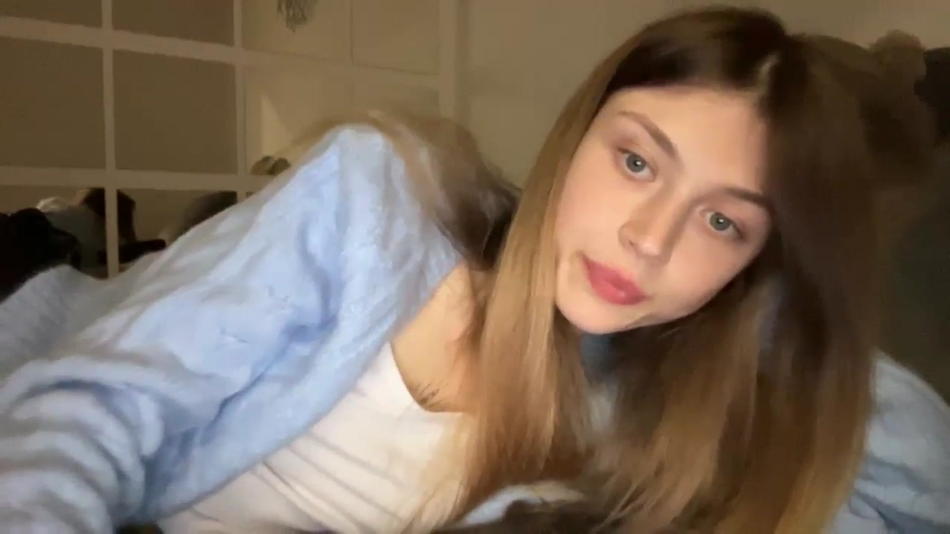Gallery image thumbnail from Coconut_dream's myfreecams stream on, 10/19/2023, 18:37 image 3 of 20