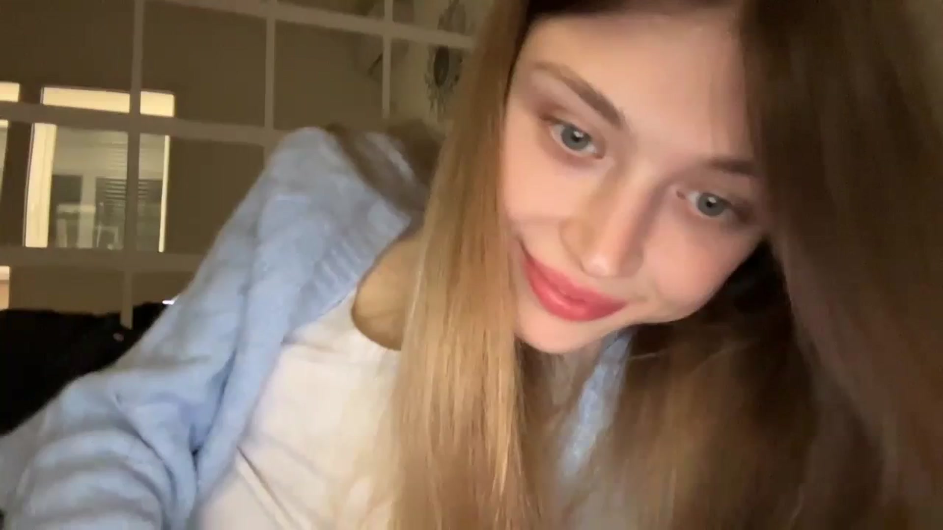 Gallery image thumbnail from Coconut_dream's myfreecams stream on, 10/19/2023, 18:37 image 1 of 20