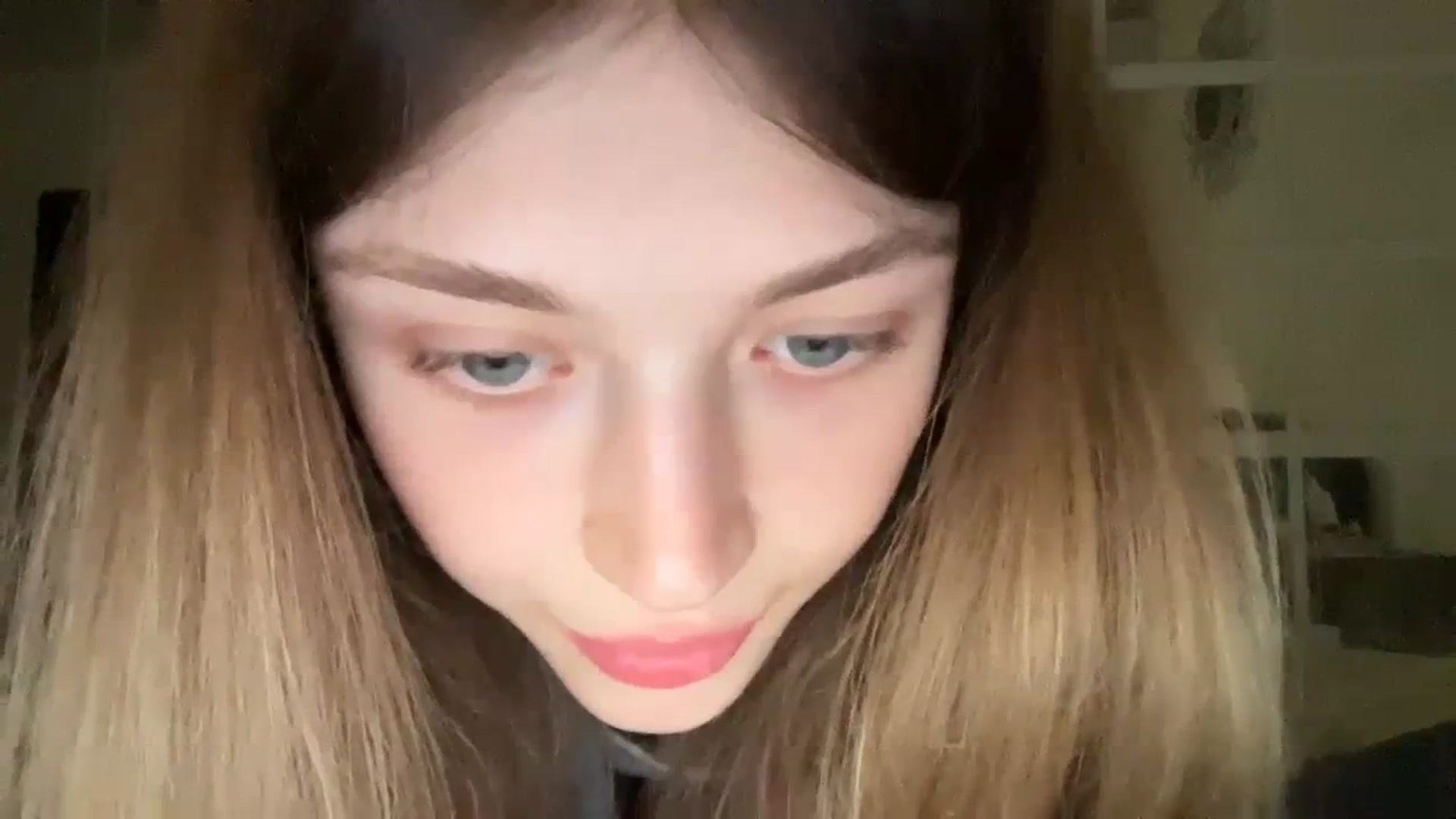 Gallery image thumbnail from Coconut_dream's myfreecams stream on, 10/19/2023, 19:27 image 18 of 20