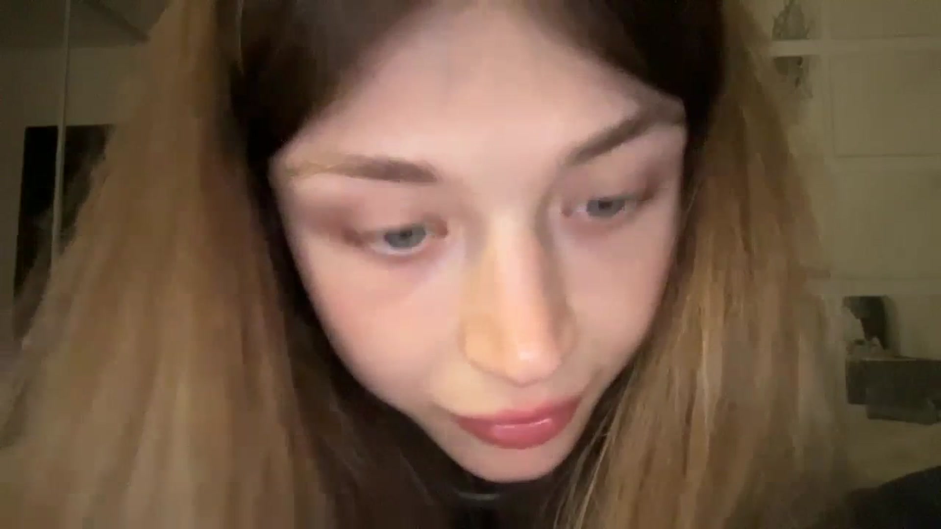 Gallery image thumbnail from Coconut_dream's myfreecams stream on, 10/19/2023, 19:27 image 14 of 20
