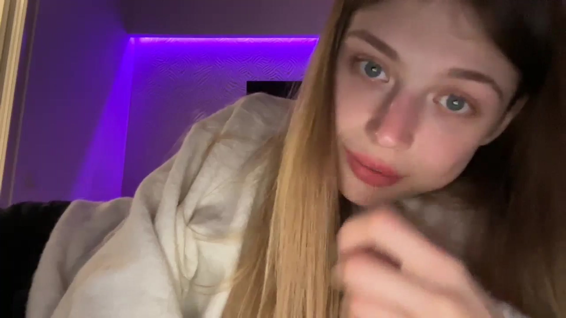 Gallery image thumbnail from Coconut_dream's myfreecams stream on, 10/20/2023, 16:54 image 18 of 20