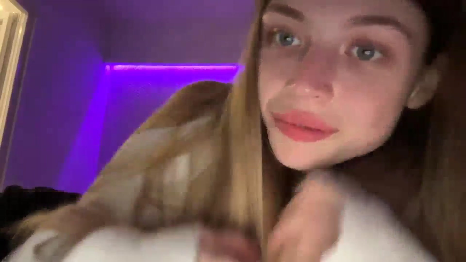 Gallery image thumbnail from Coconut_dream's myfreecams stream on, 10/20/2023, 16:54 image 9 of 20