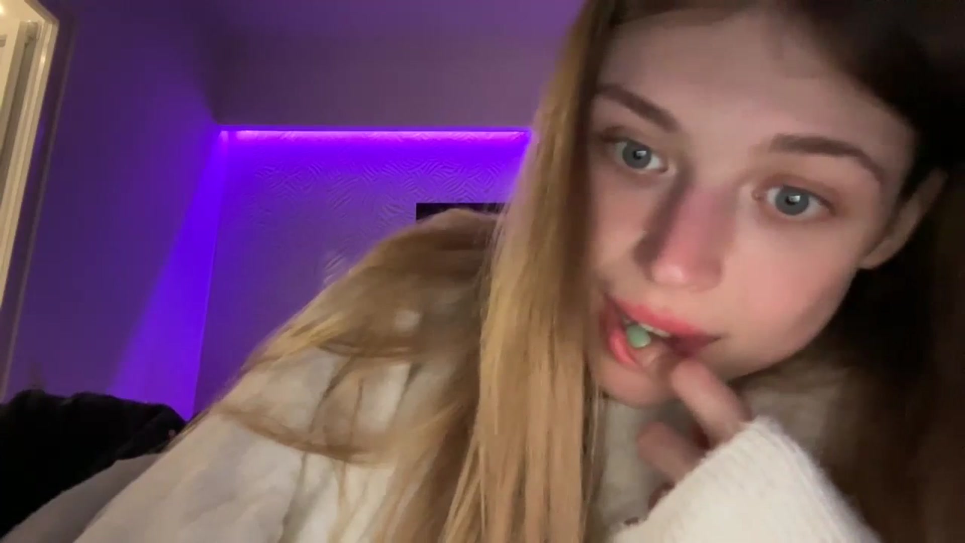 Gallery image thumbnail from Coconut_dream's myfreecams stream on, 10/20/2023, 16:54 image 11 of 20
