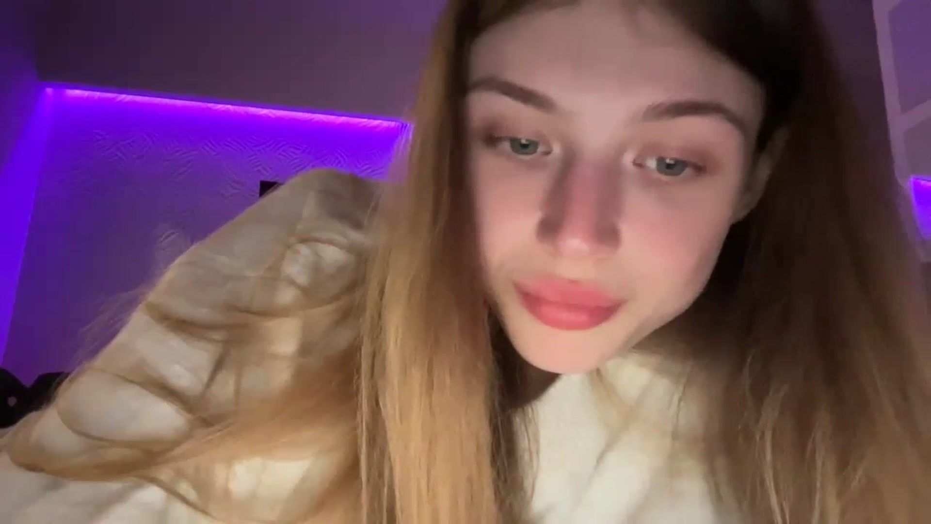 Gallery image thumbnail from Coconut_dream's myfreecams stream on, 10/20/2023, 16:54 image 13 of 20