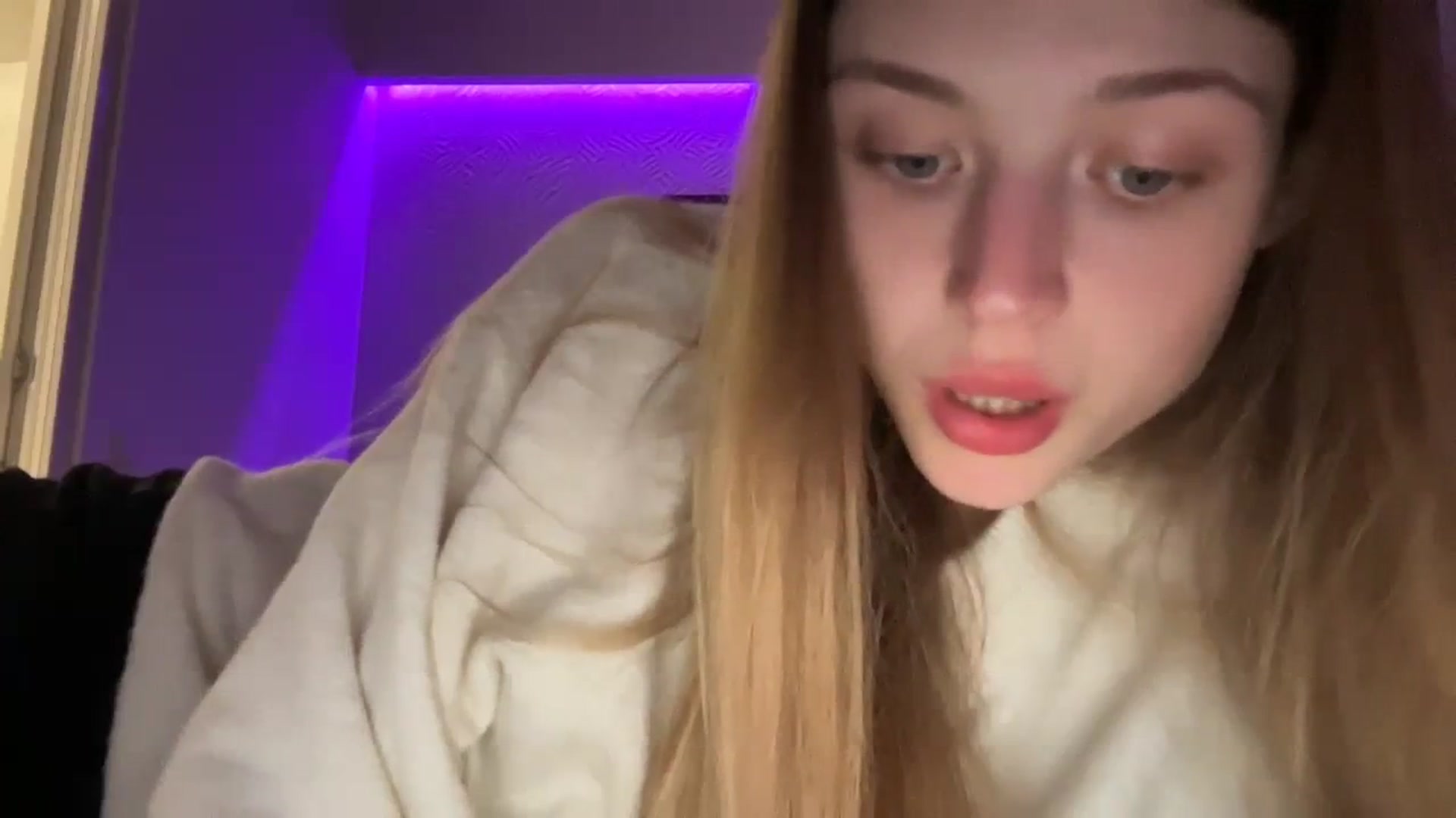 Gallery image thumbnail from Coconut_dream's myfreecams stream on, 10/20/2023, 16:54 image 15 of 20