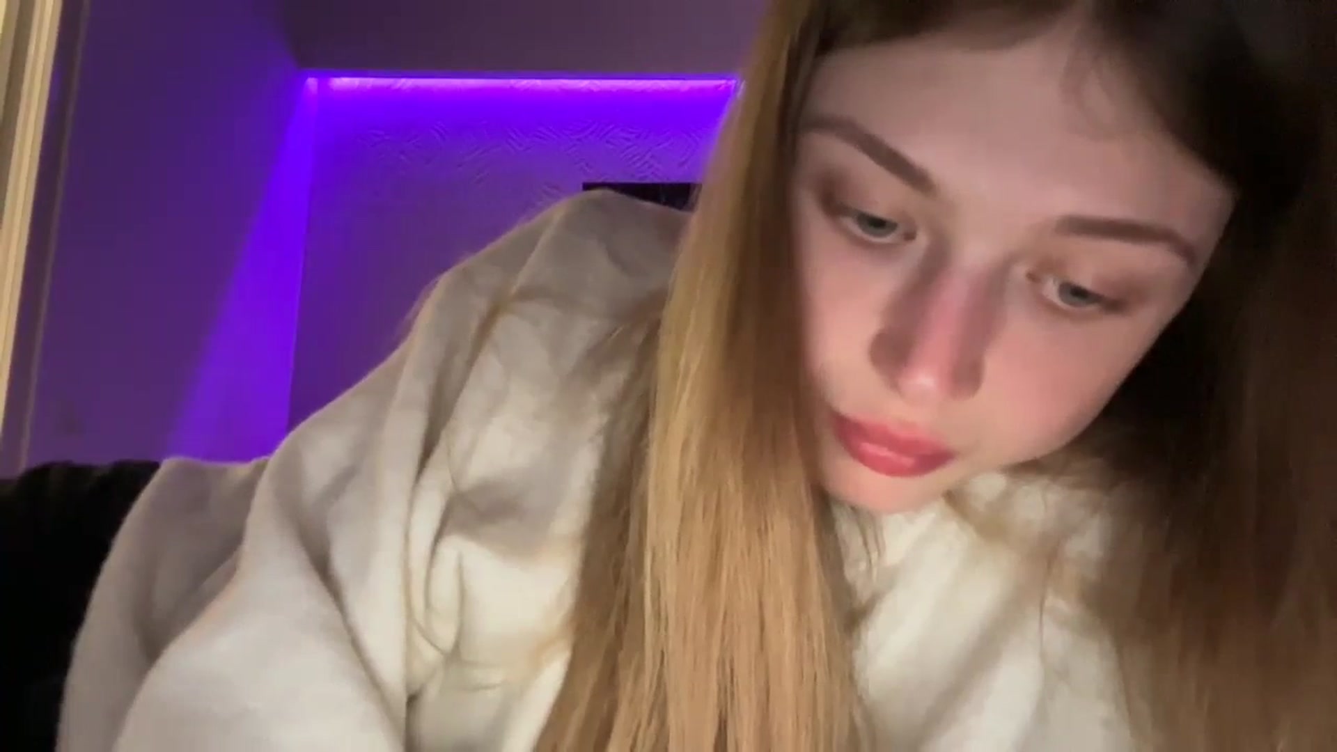Gallery image thumbnail from Coconut_dream's myfreecams stream on, 10/20/2023, 16:54 image 16 of 20