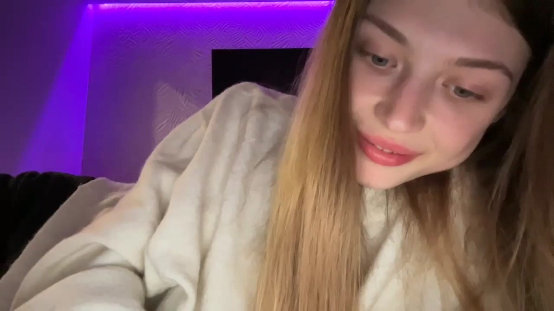 Gallery image thumbnail from Coconut_dream's myfreecams stream on, 10/20/2023, 18:29 image 17 of 20