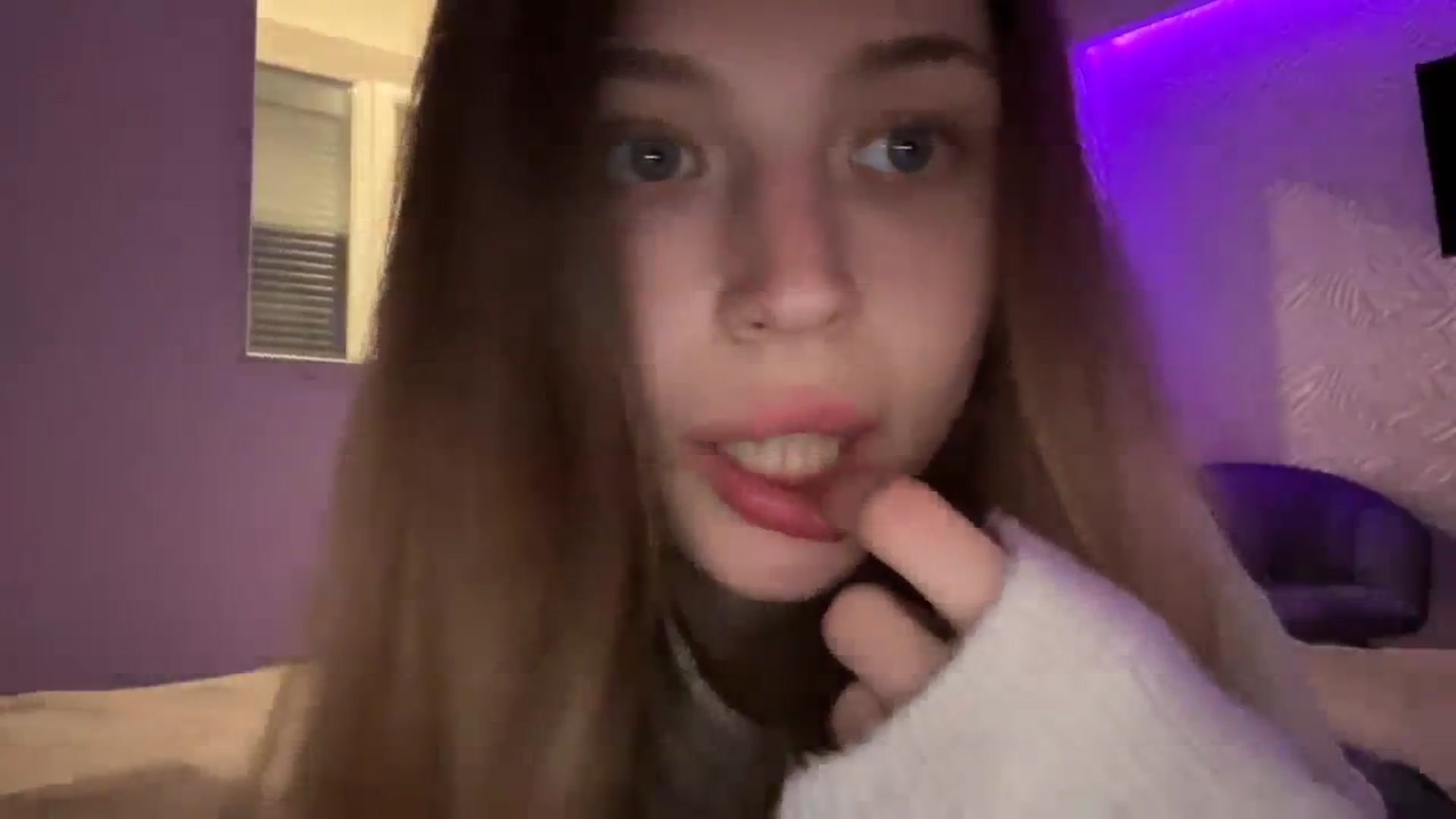 Gallery image thumbnail from Coconut_dream's myfreecams stream on, 10/20/2023, 18:29 image 9 of 20