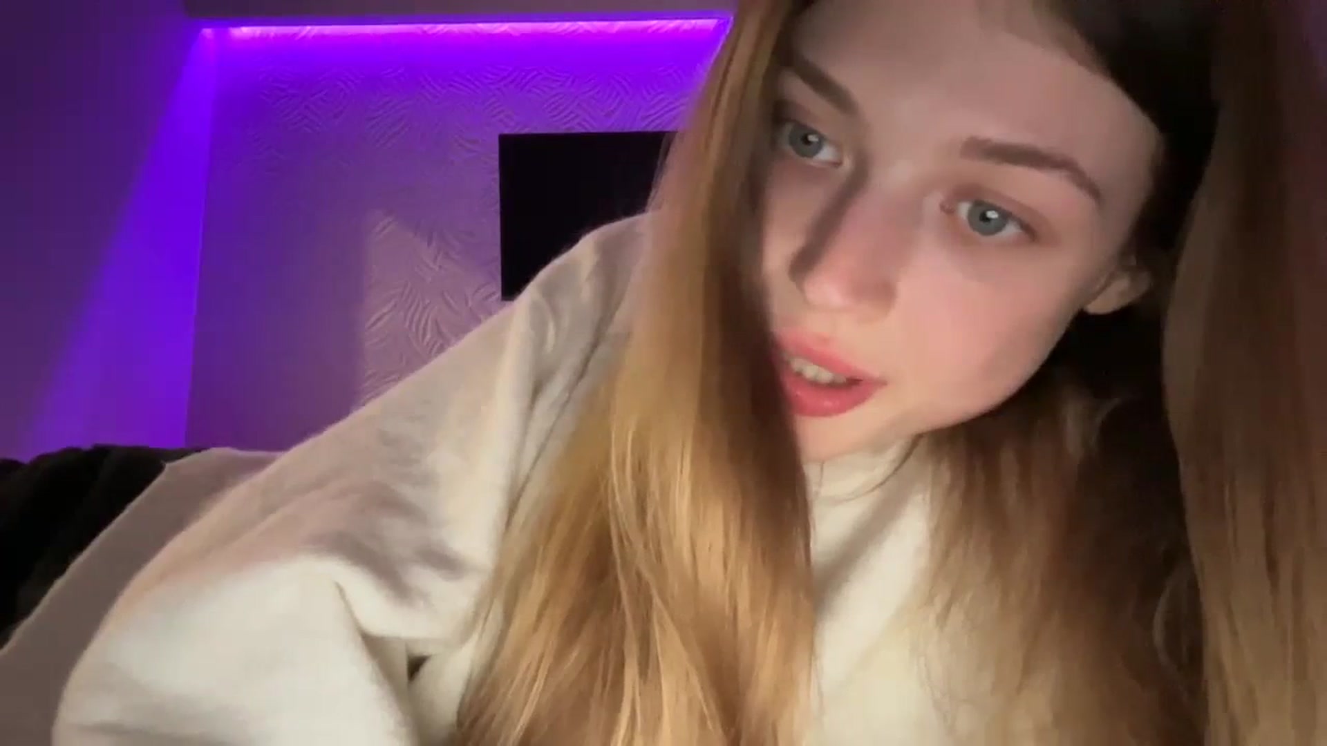 Gallery image thumbnail from Coconut_dream's myfreecams stream on, 10/20/2023, 18:29 image 15 of 20