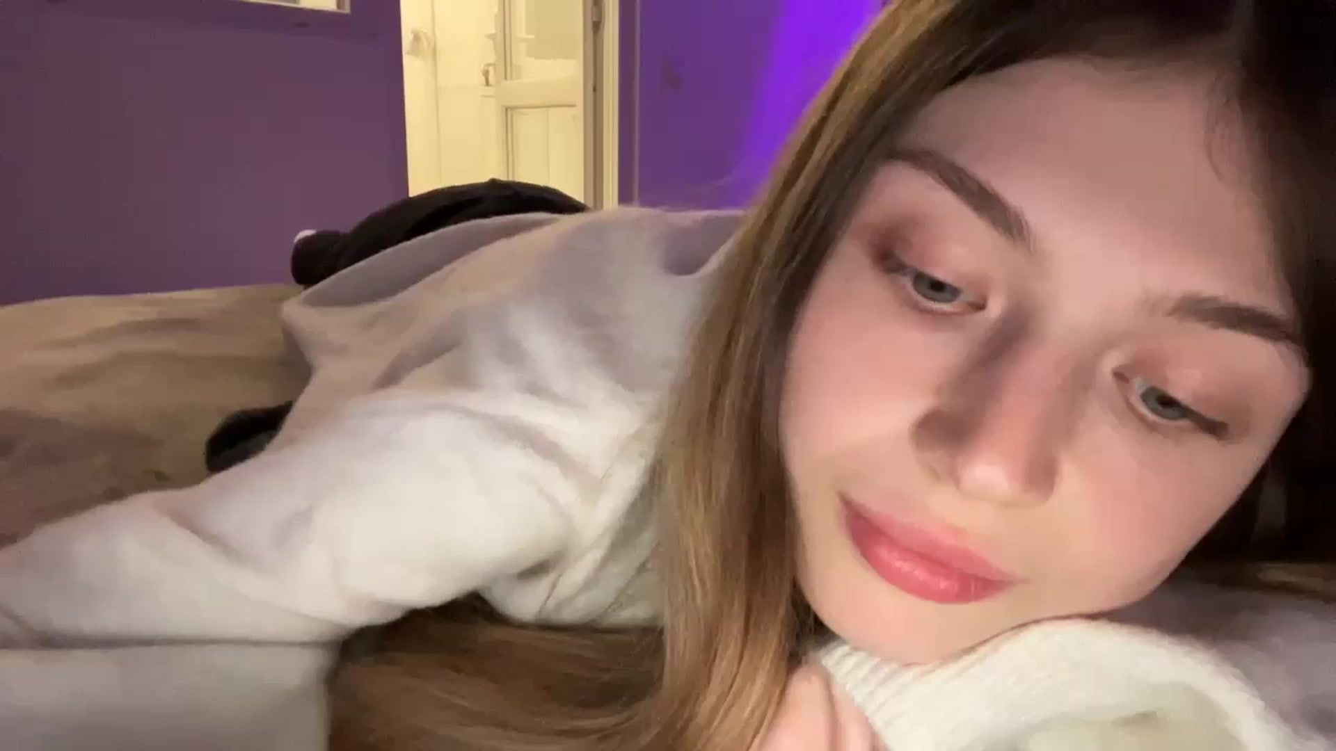 Gallery image thumbnail from Coconut_dream's myfreecams stream on, 10/20/2023, 18:29 image 14 of 20