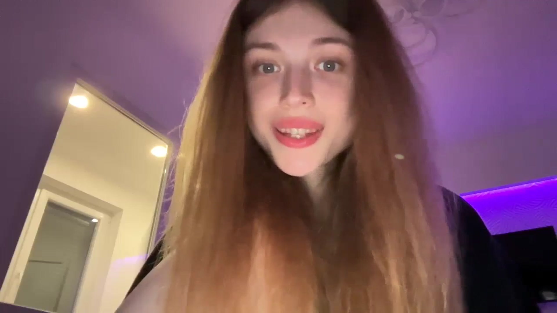 Gallery image thumbnail from Coconut_dream's myfreecams stream on, 10/21/2023, 20:41 image 10 of 20