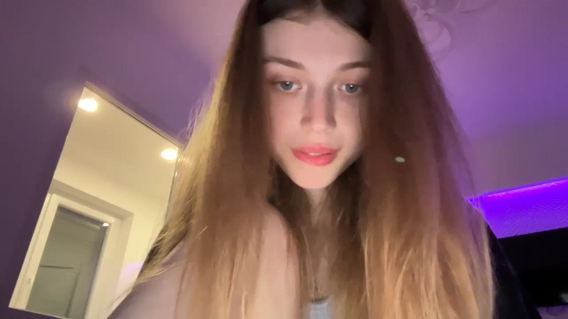 Gallery image thumbnail from Coconut_dream's myfreecams stream on, 10/21/2023, 20:41 image 11 of 20