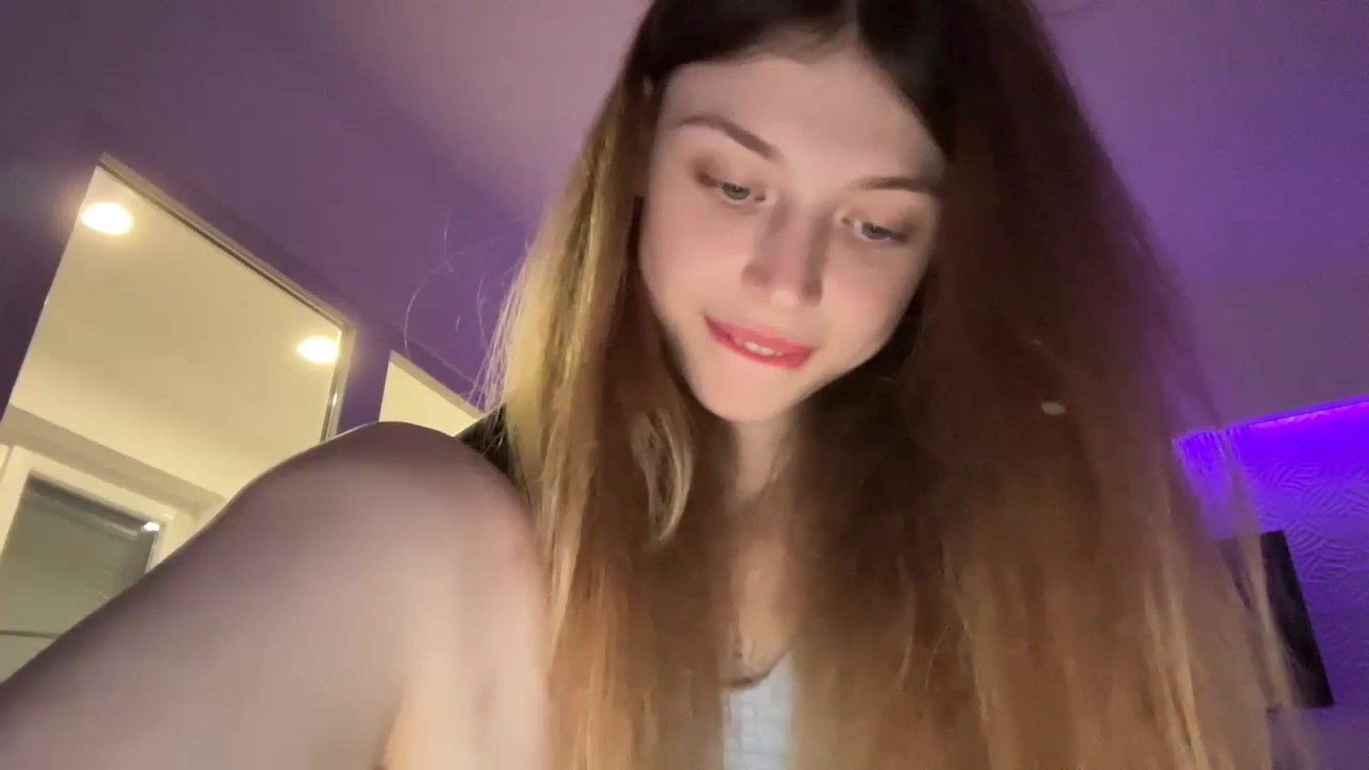 Gallery image thumbnail from Coconut_dream's myfreecams stream on, 10/21/2023, 20:41 image 15 of 20