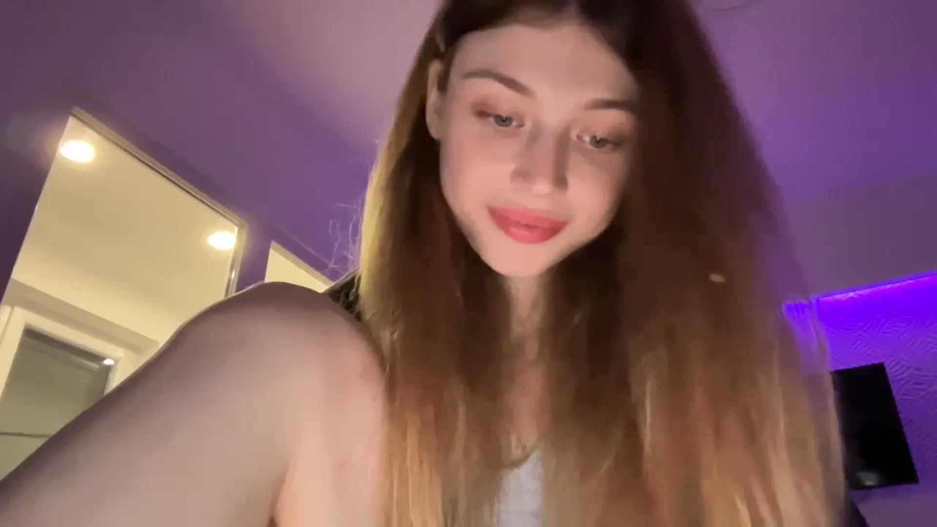 Gallery image thumbnail from Coconut_dream's myfreecams stream on, 10/21/2023, 20:41 image 12 of 20