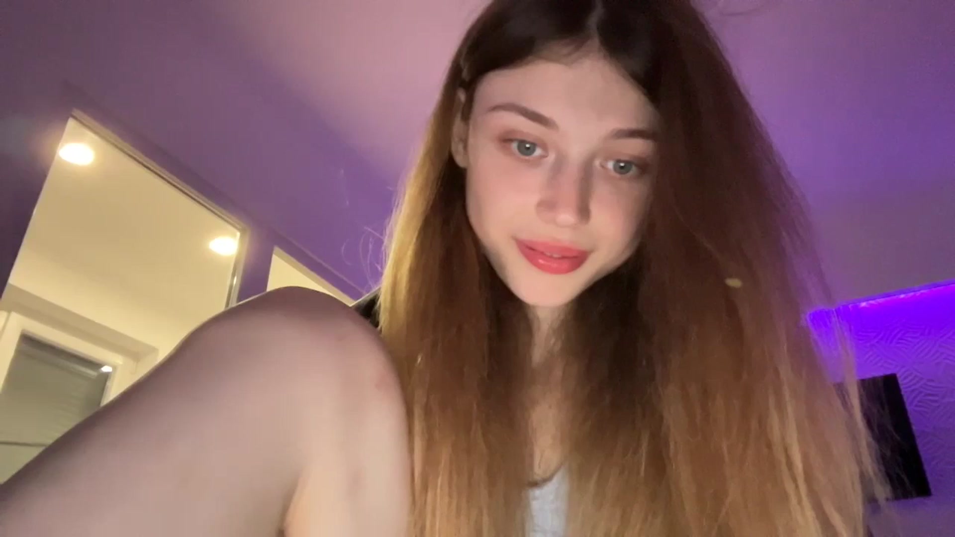 Gallery image thumbnail from Coconut_dream's myfreecams stream on, 10/21/2023, 20:41 image 14 of 20