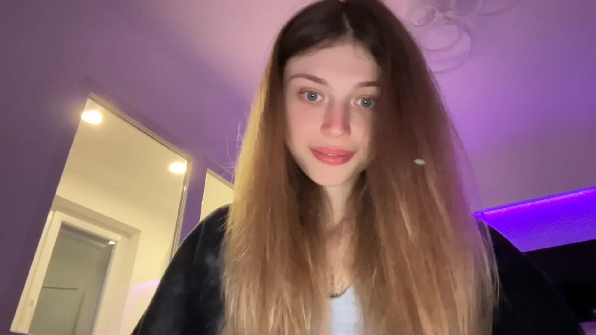 Gallery image thumbnail from Coconut_dream's myfreecams stream on, 10/21/2023, 20:41 image 8 of 20