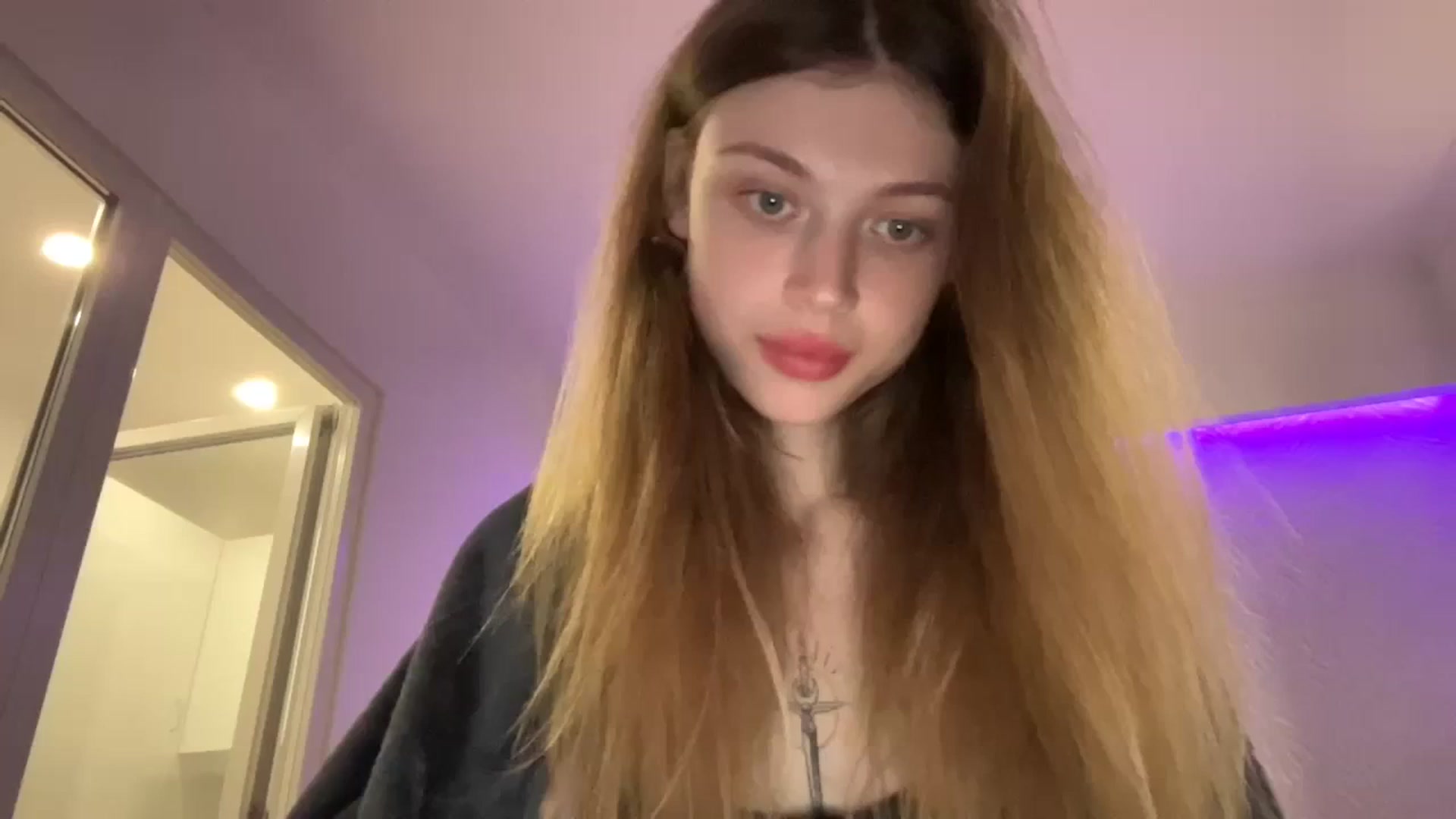 Gallery image thumbnail from Coconut_dream's myfreecams stream on, 10/23/2023, 19:28 image 15 of 20