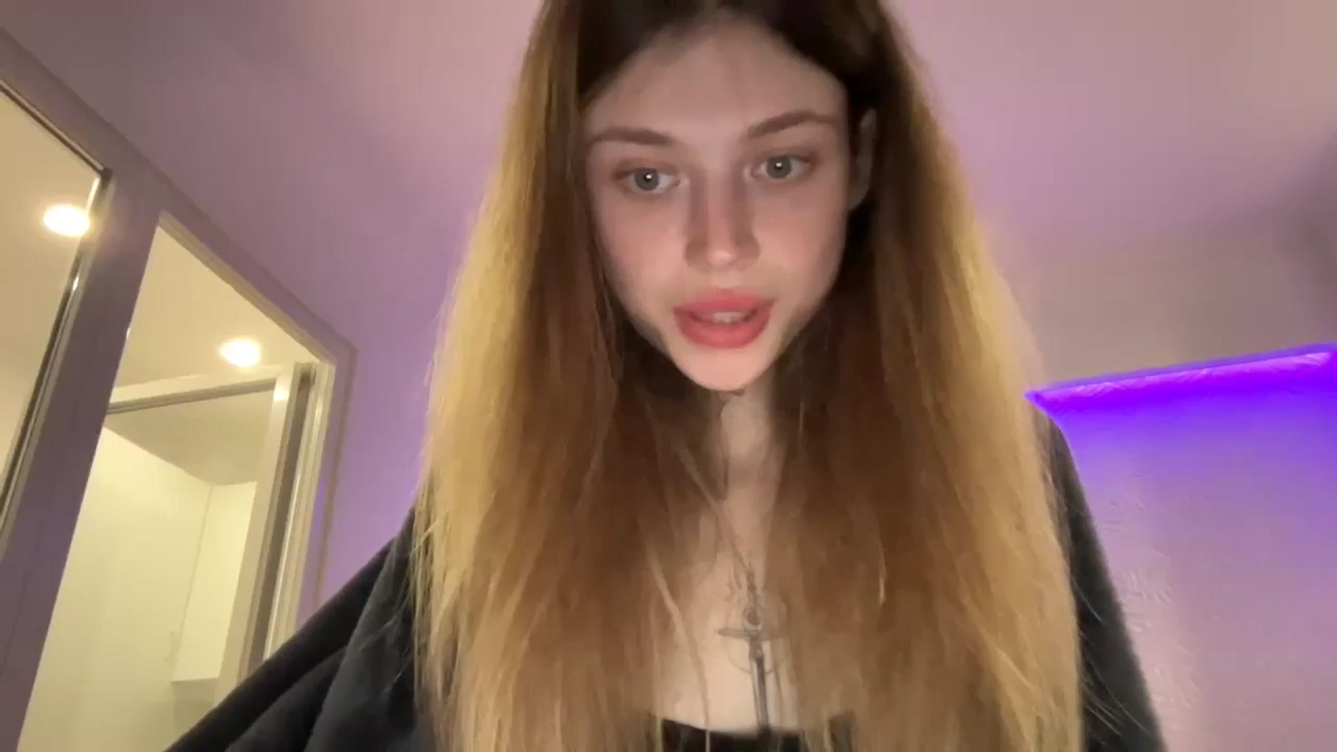 Gallery image thumbnail from Coconut_dream's myfreecams stream on, 10/23/2023, 19:28 image 14 of 20